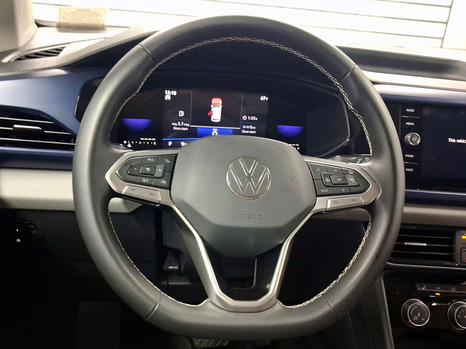 2023 Volkswagen Taos SE - Photo 9