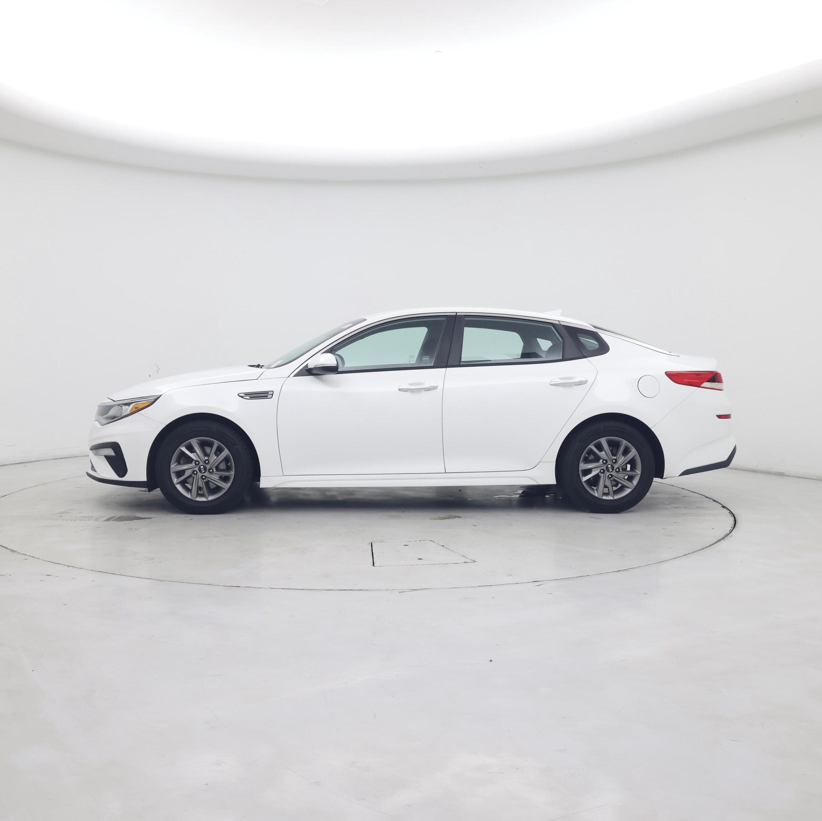 Thumbnail: 2019 Kia Optima - 3