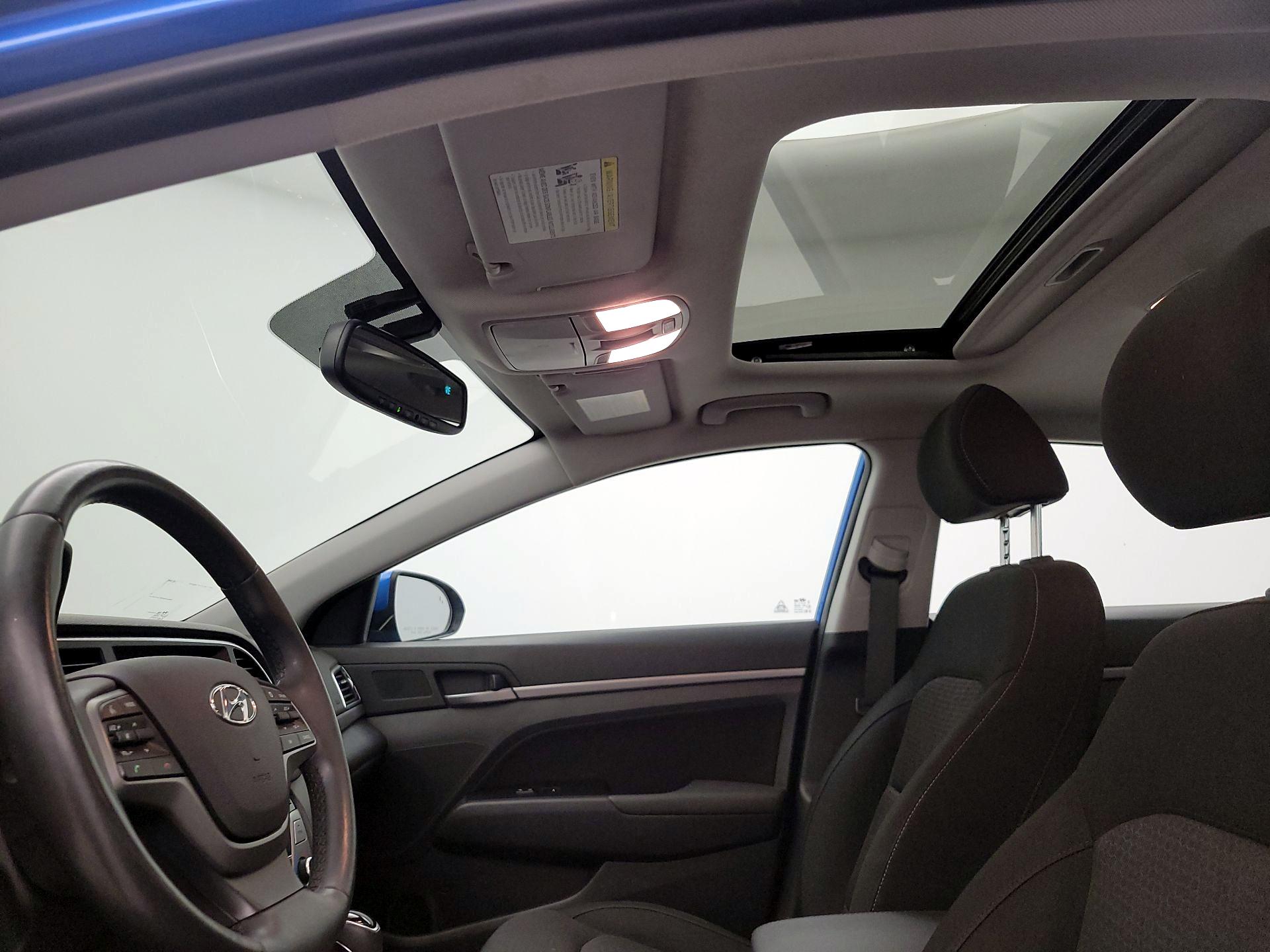 Thumbnail: 2017 Hyundai Elantra - 17
