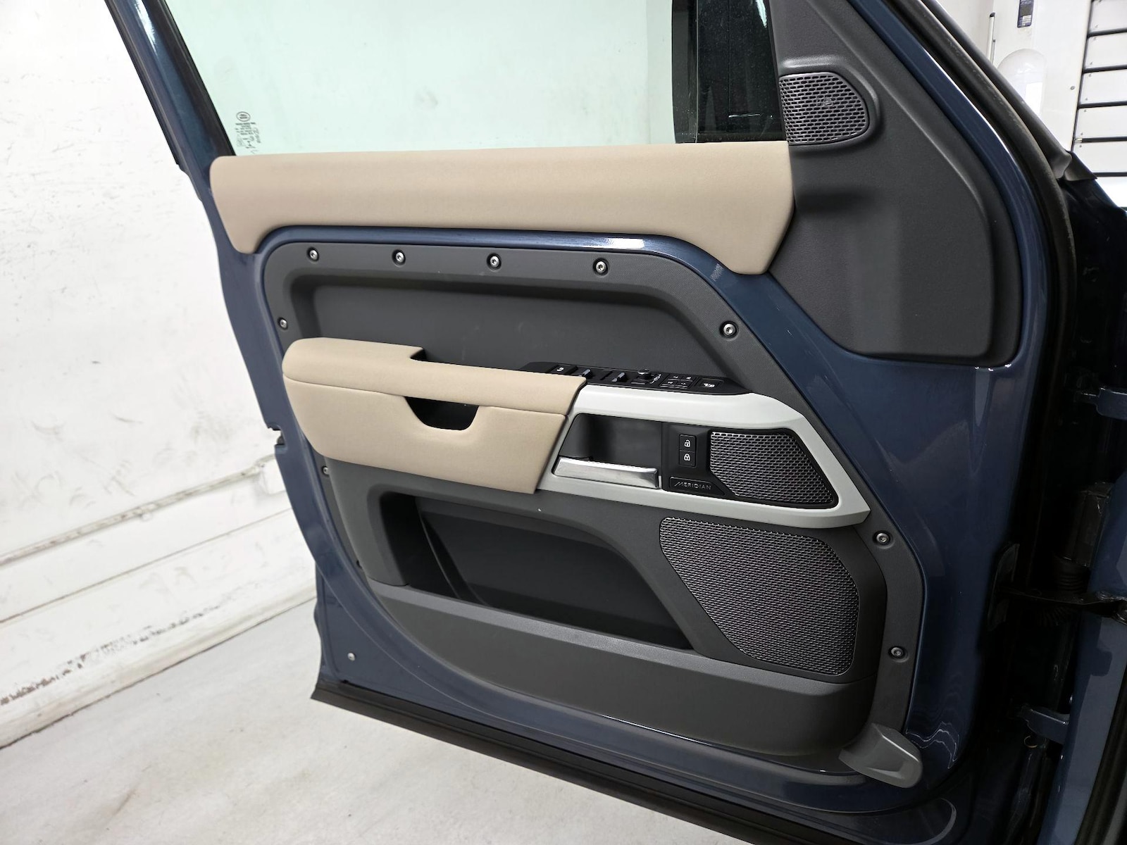 2021 Land Rover Defender SE - Photo 11