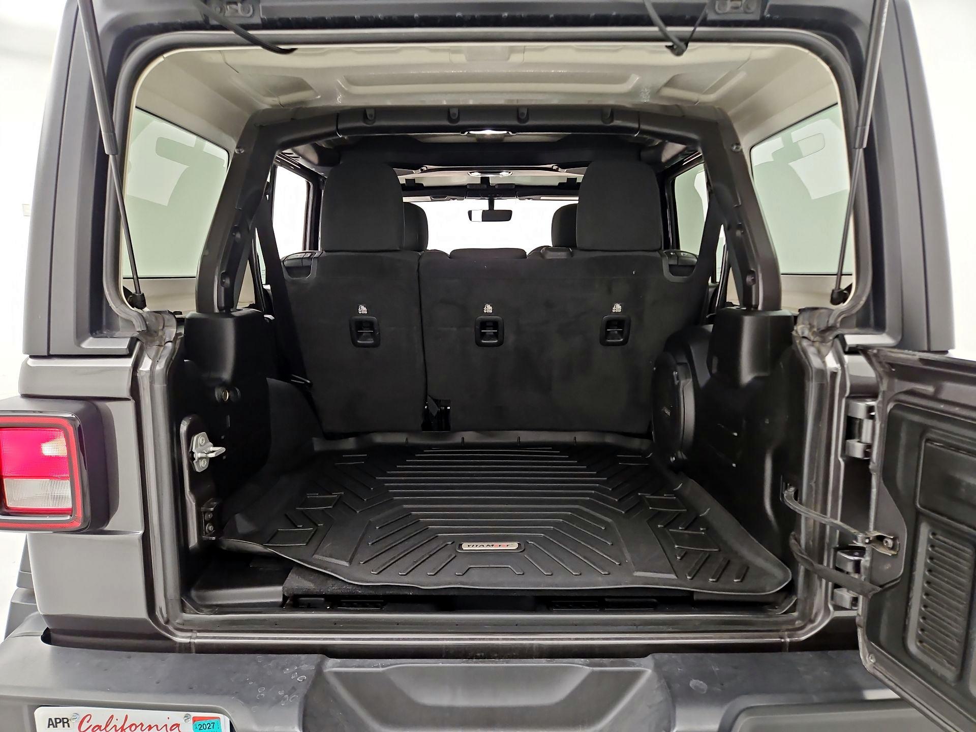 Thumbnail: 2022 Jeep Wrangler - 16