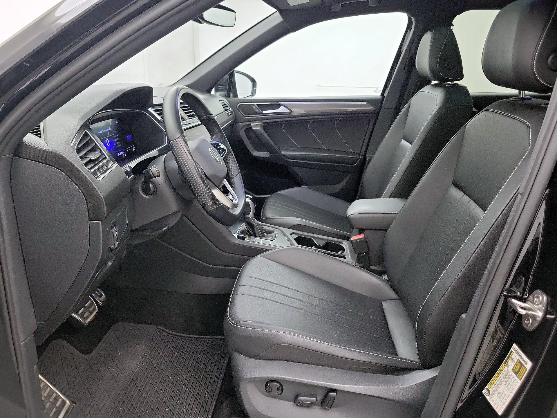 Thumbnail: 2023 Volkswagen Tiguan - 11