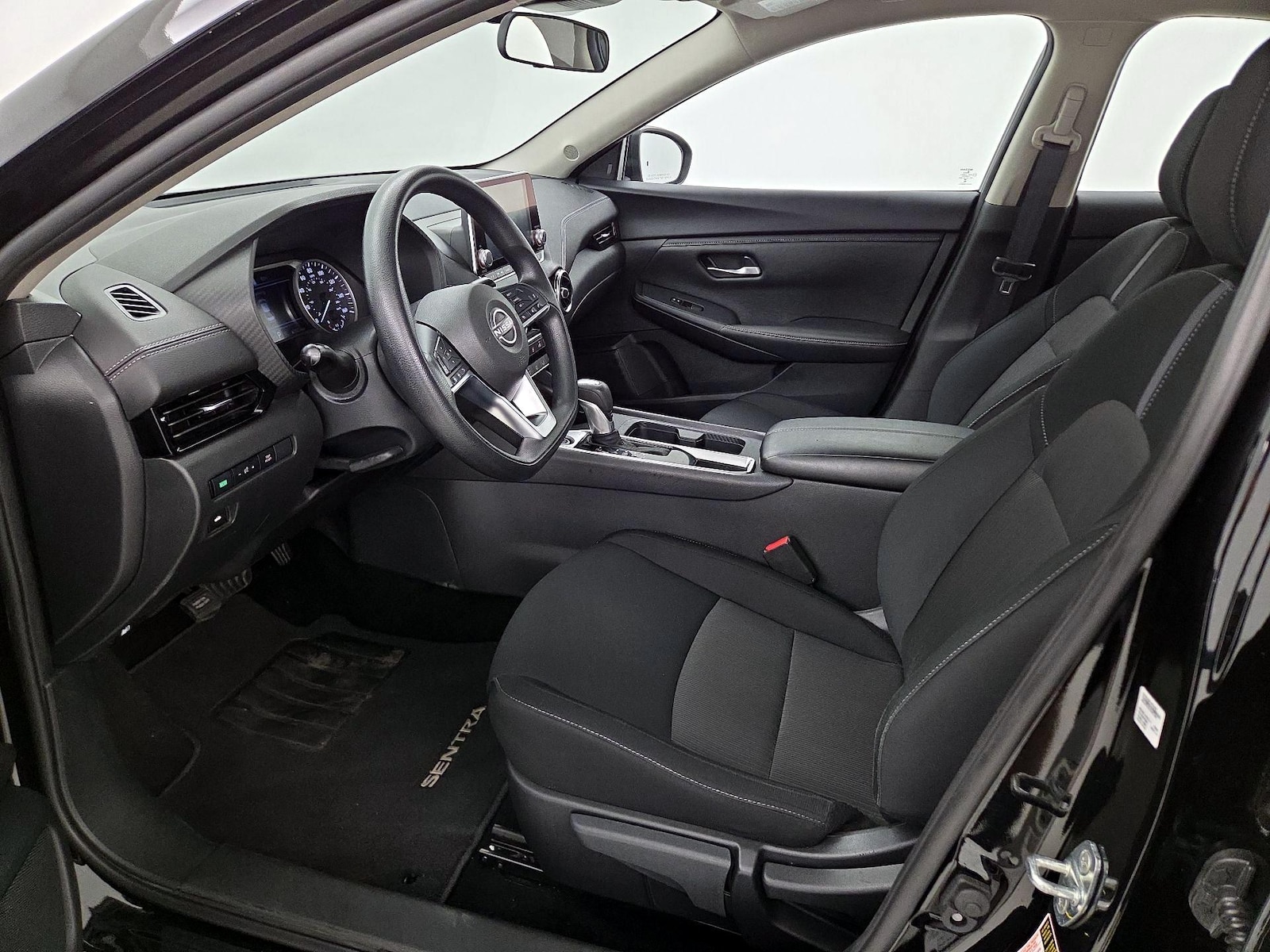 2025 Nissan Sentra SV - Photo 12