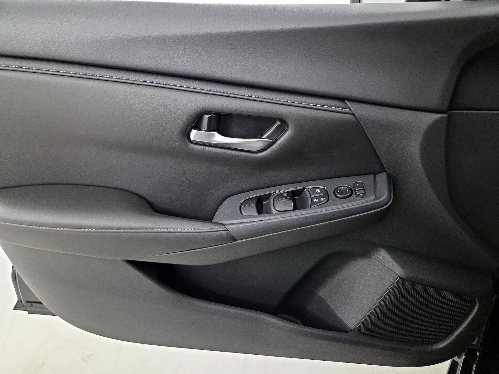 2025 Nissan Sentra SV - Photo 13