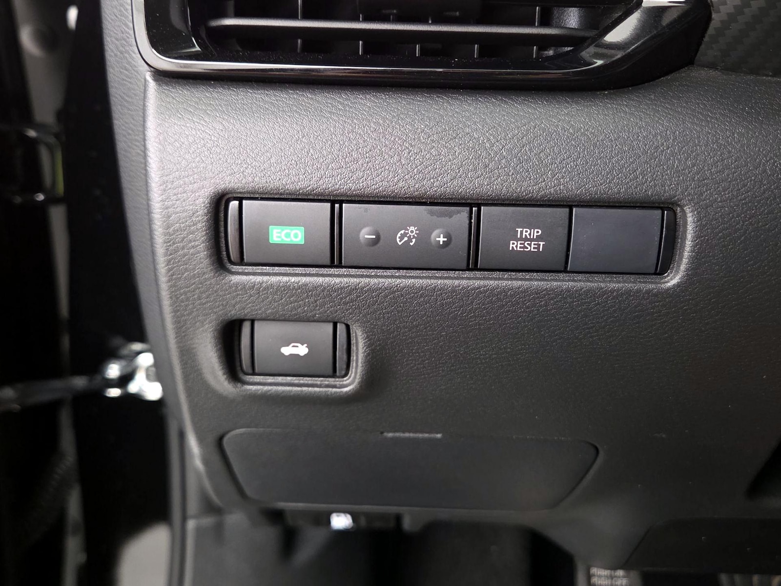 2025 Nissan Sentra SV - Photo 14