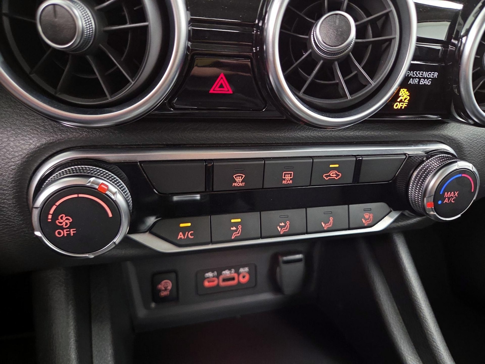 2025 Nissan Sentra SV - Photo 17