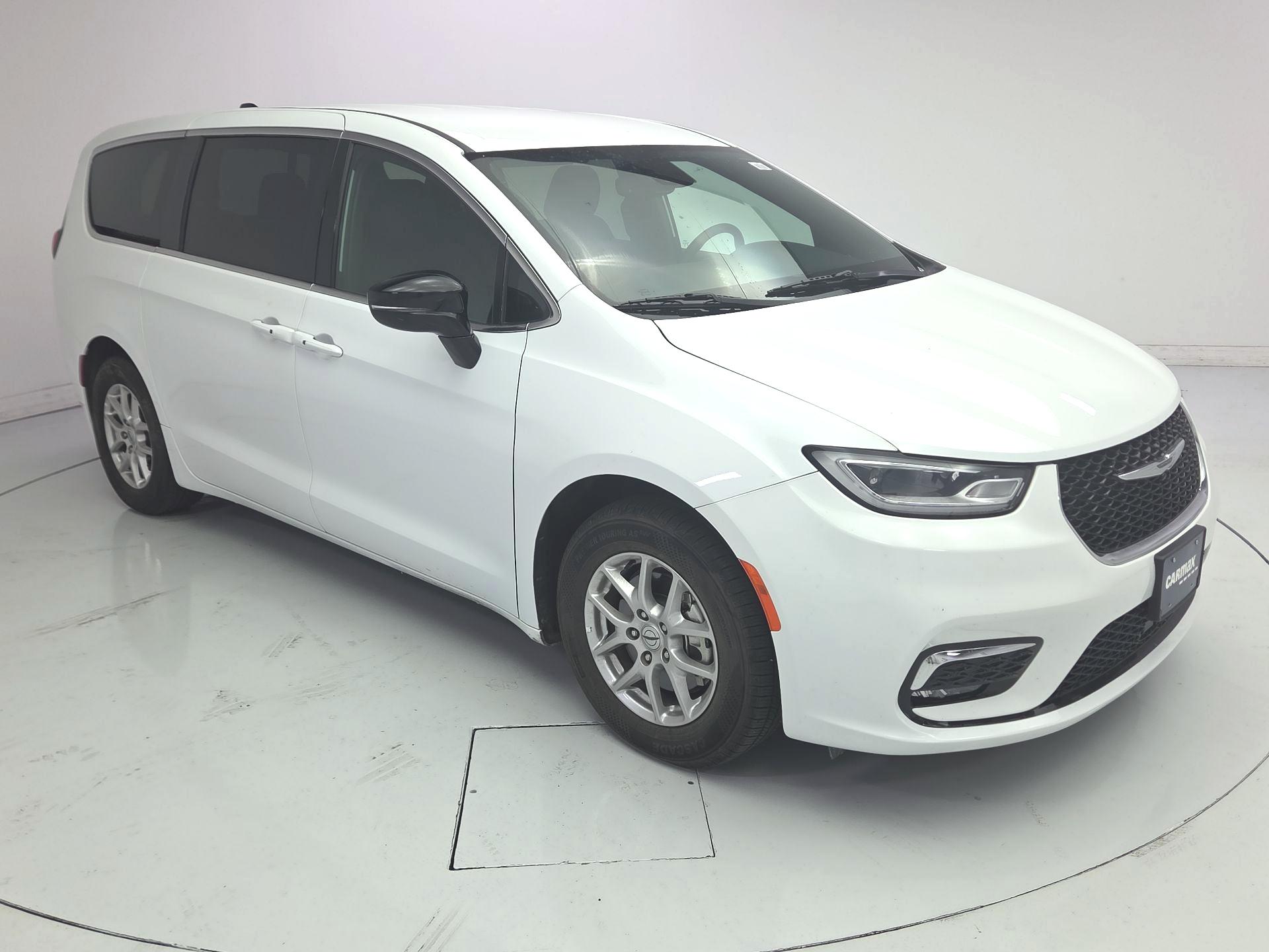 Thumbnail: 2025 Chrysler Pacifica - 1
