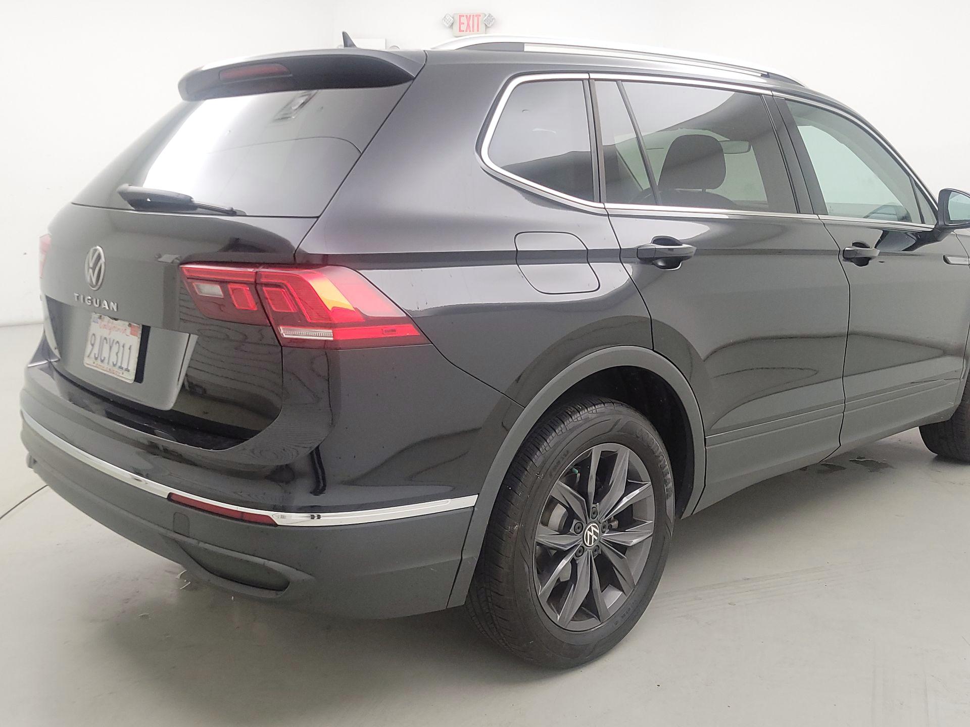 Thumbnail: 2023 Volkswagen Tiguan - 5