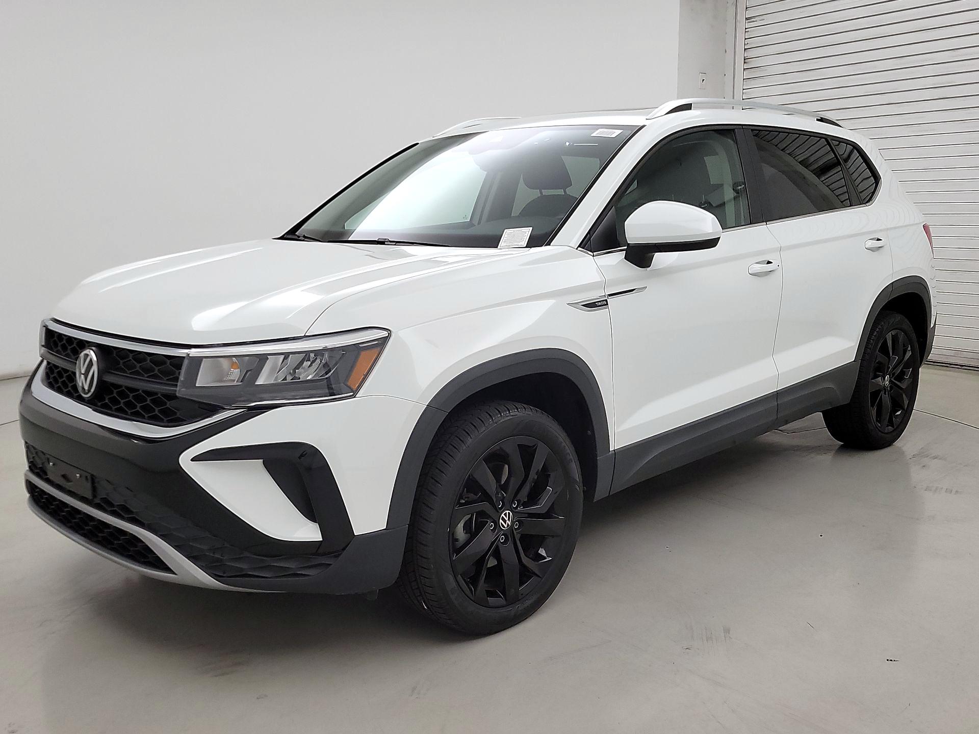 Thumbnail: 2023 Volkswagen Taos - 3