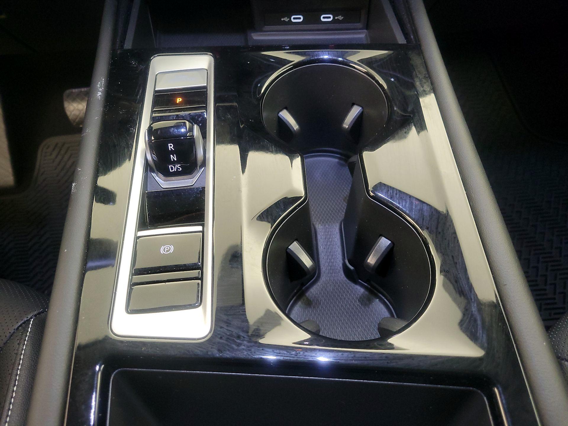 Thumbnail: 2024 Volkswagen Atlas - 15