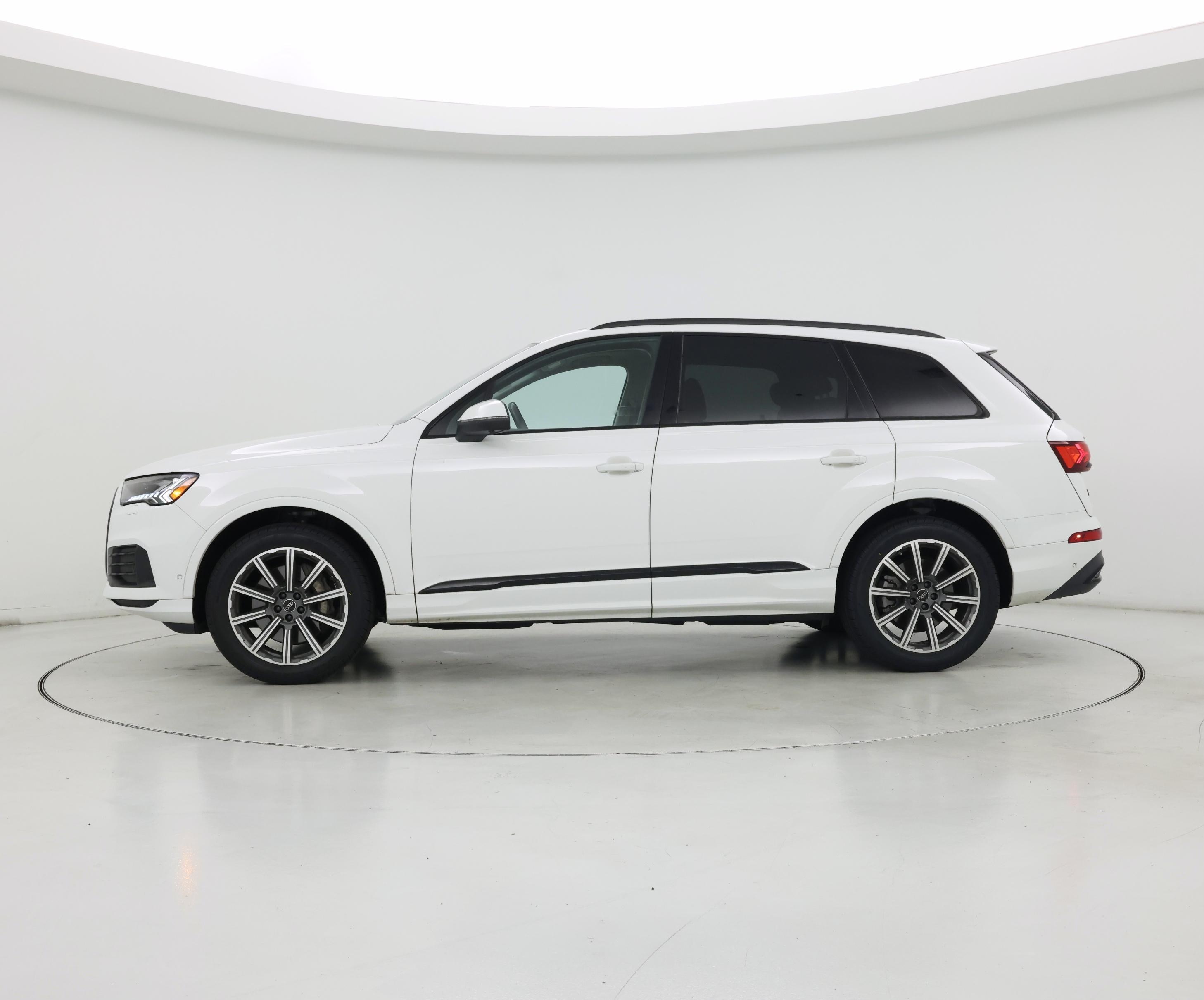Thumbnail: 2023 Audi Q7 - 3