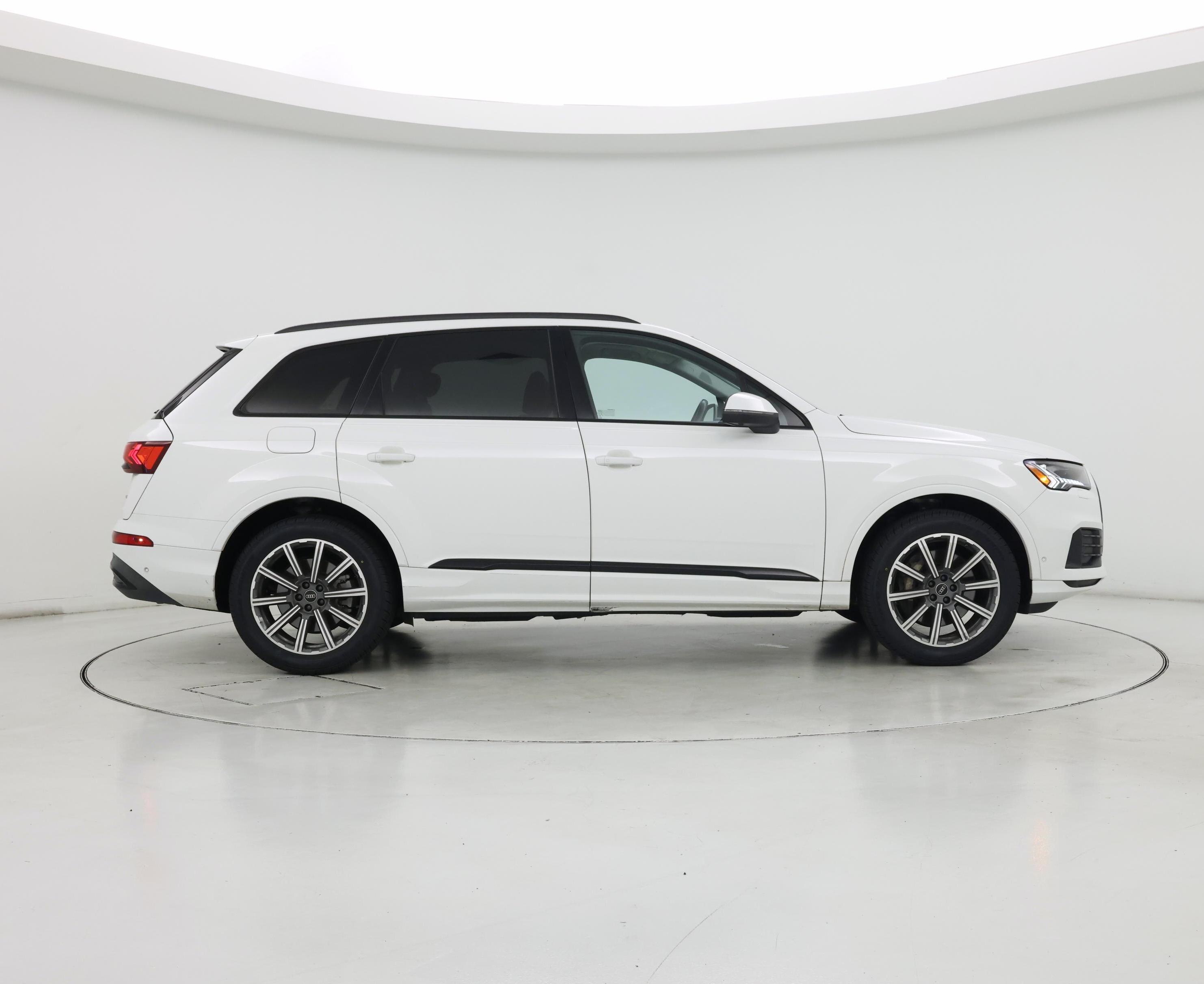 Thumbnail: 2023 Audi Q7 - 7