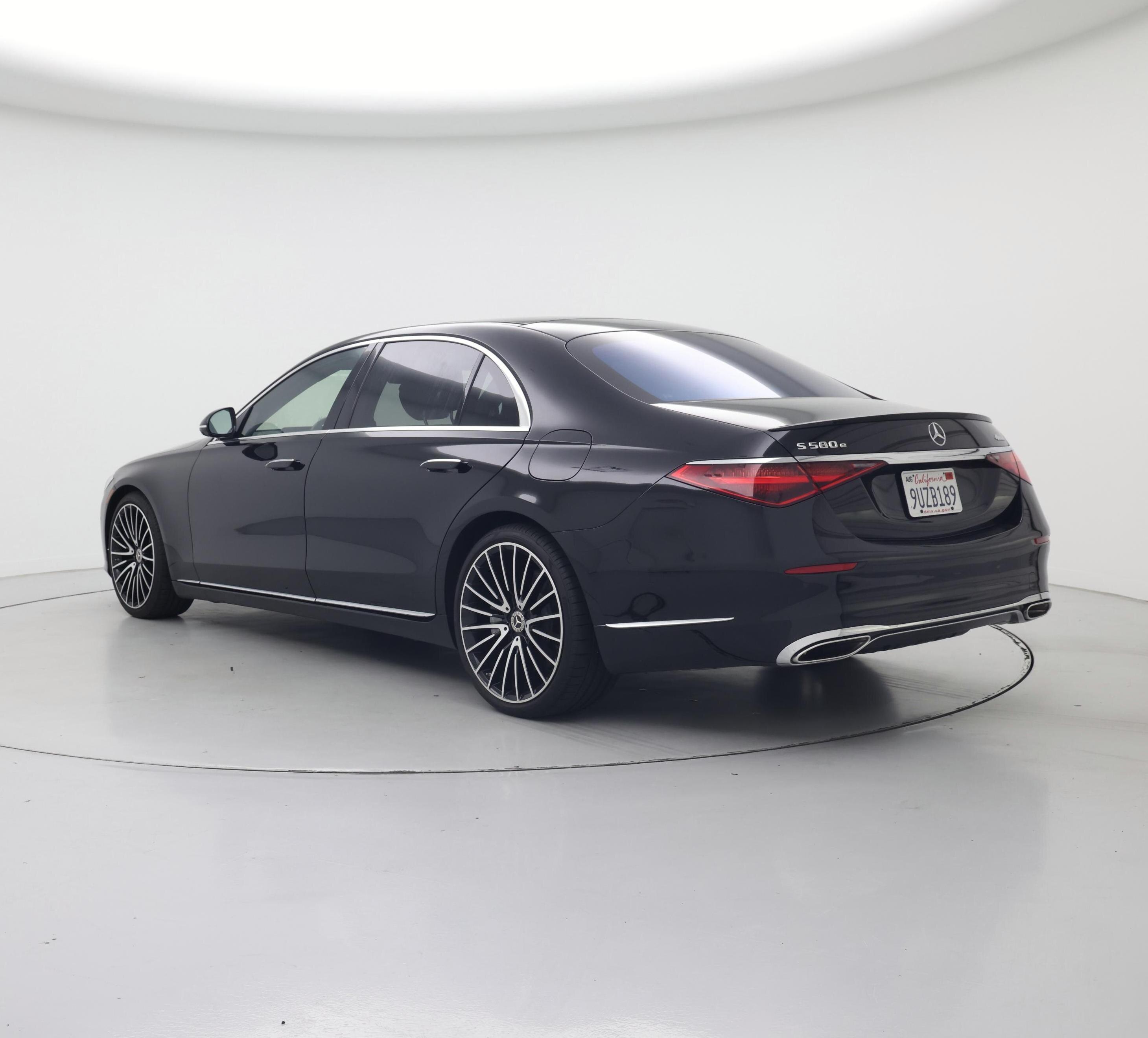 Thumbnail: 2025 Mercedes-Benz S-Class - 2