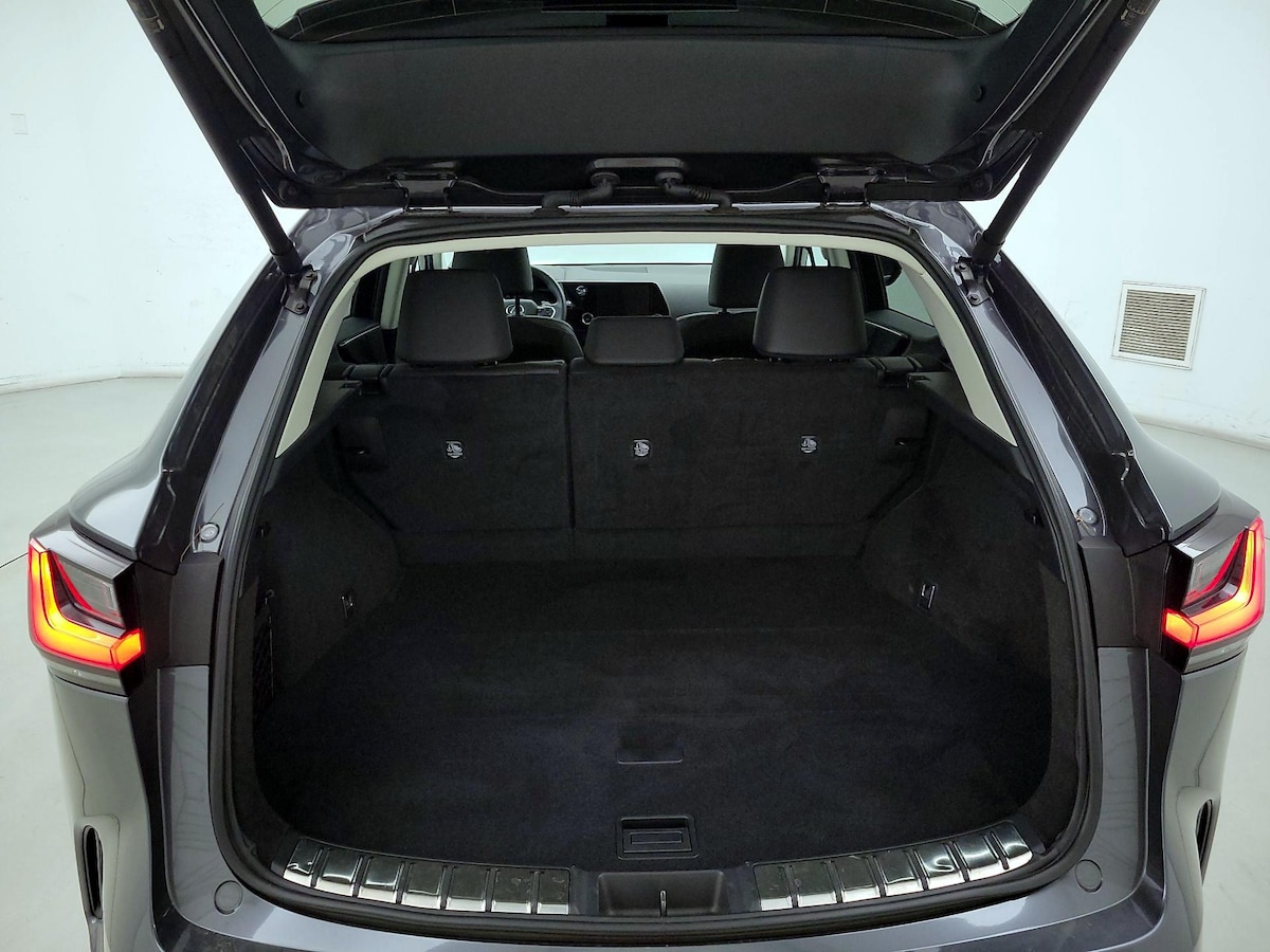Trunk/Cargo (Seats Up)