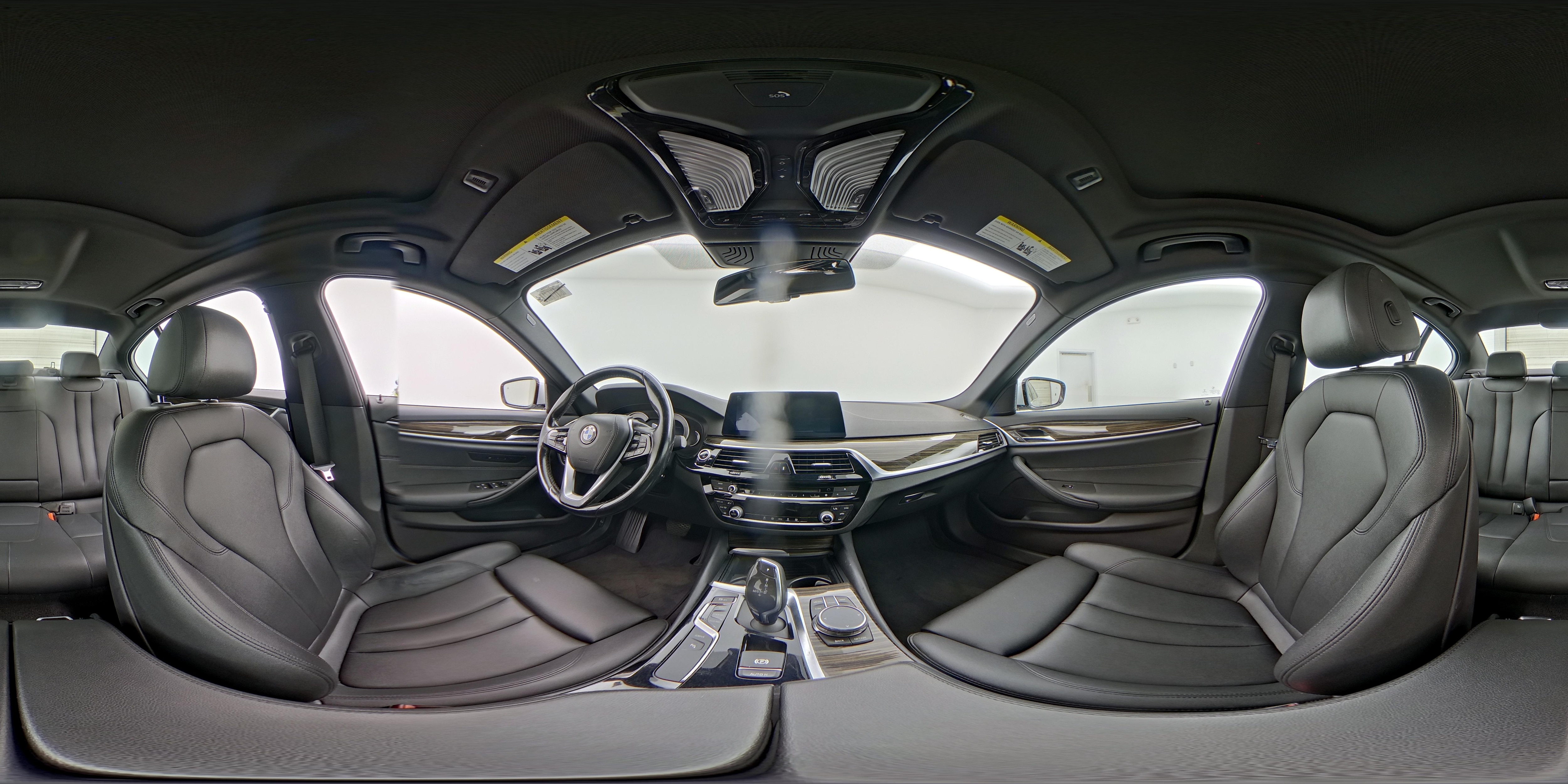 2019 BMW 5 Series 530e - Photo 25