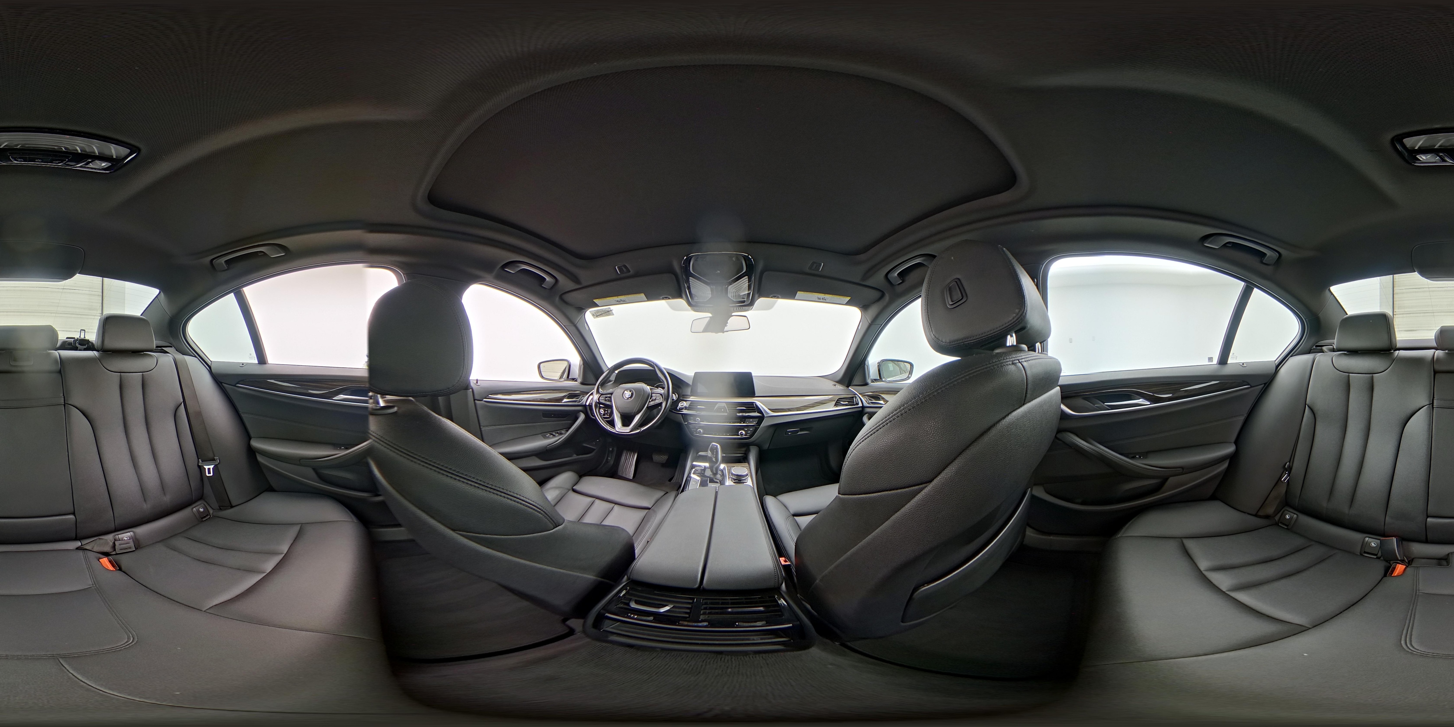 2019 BMW 5 Series 530e - Photo 26