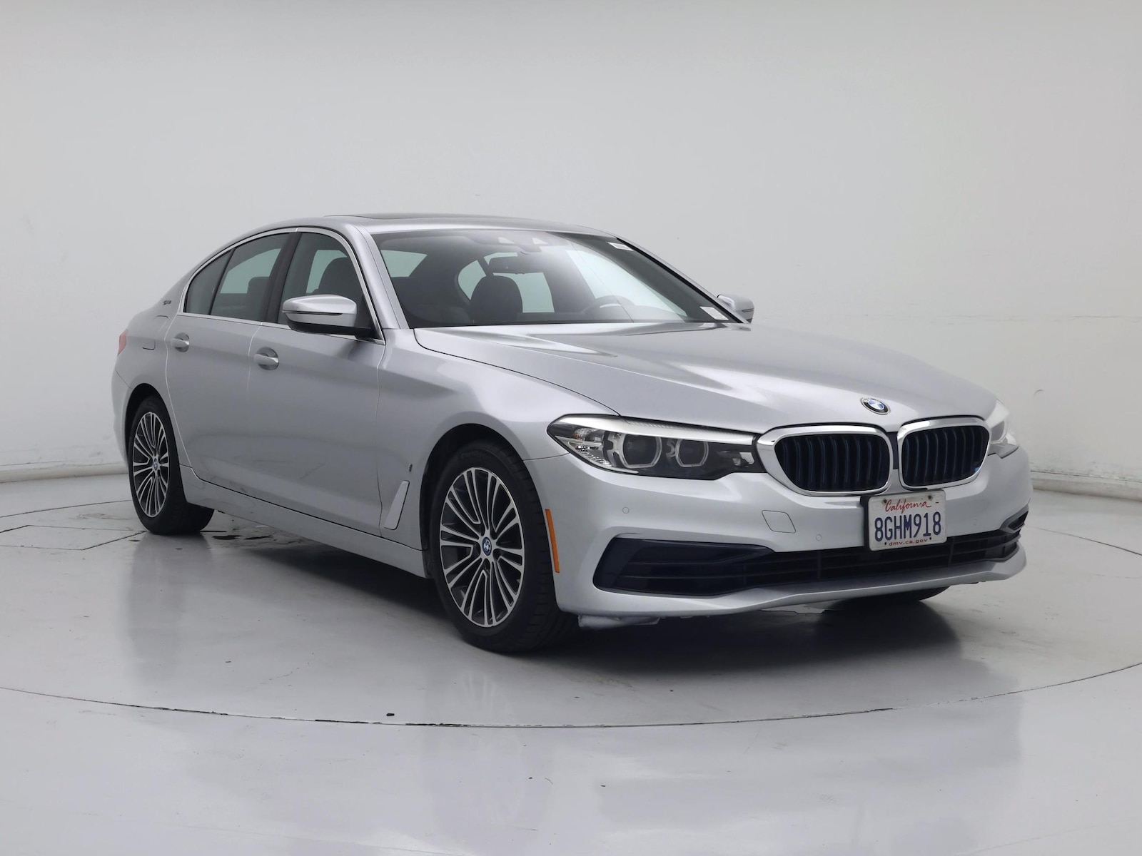 2019 BMW 5 Series 530e - Photo 2
