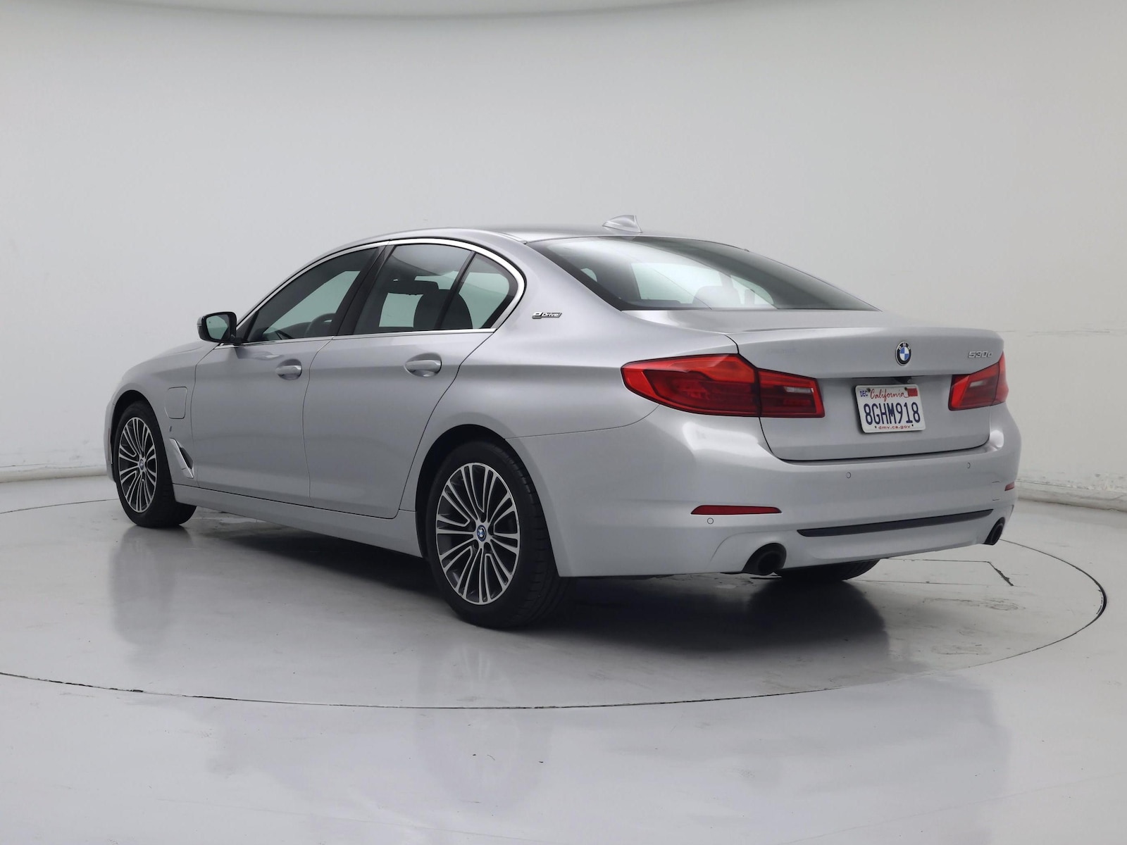 2019 BMW 5 Series 530e - Photo 3