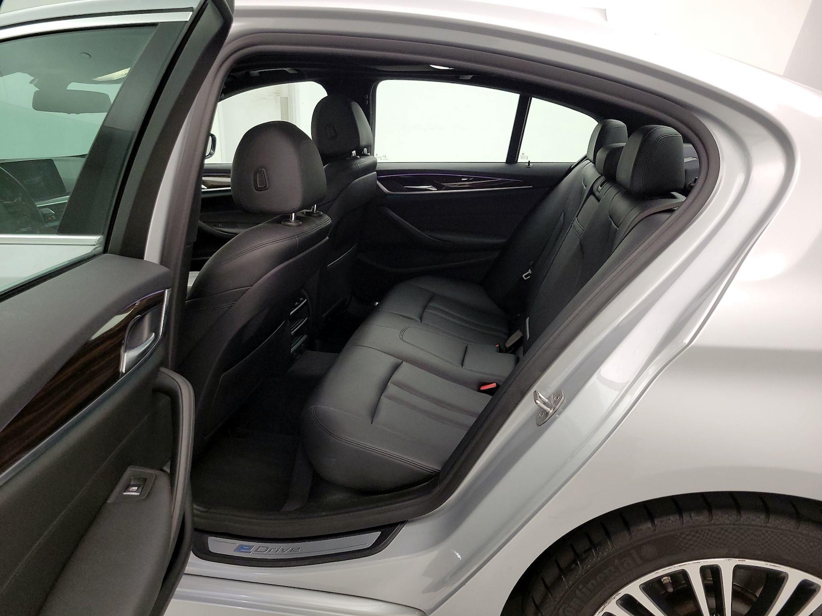 2019 BMW 5 Series 530e - Photo 21