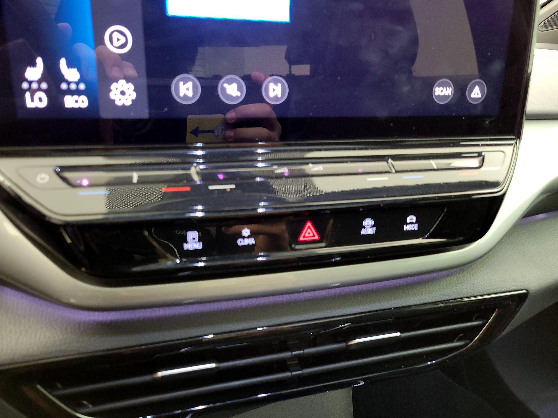 Thumbnail: 2023 Volkswagen ID.4 - 14
