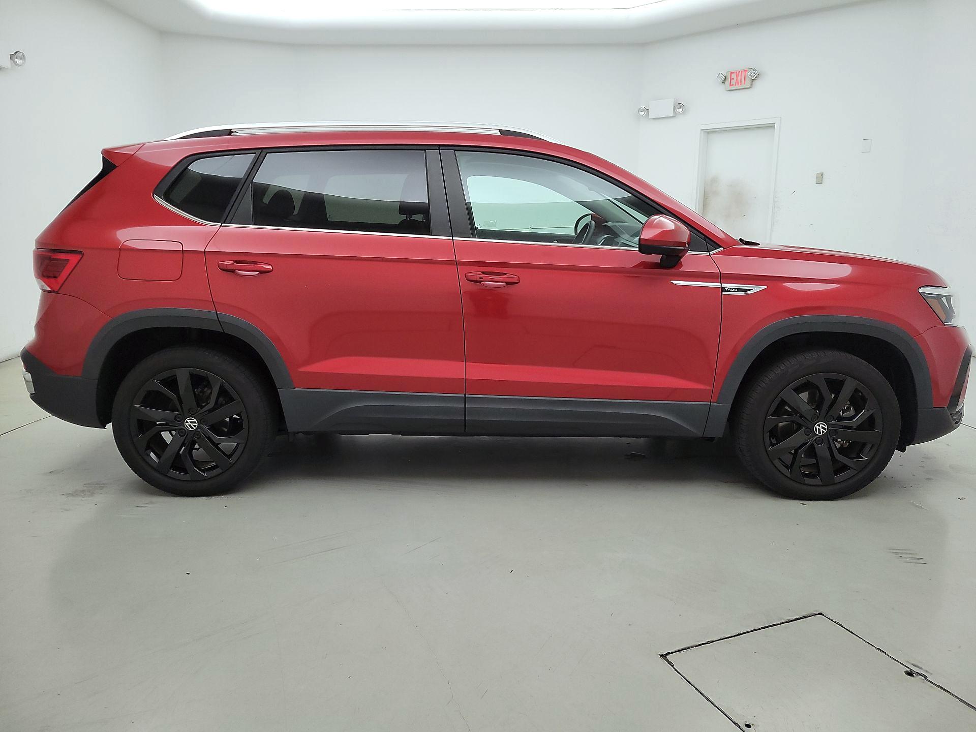 Thumbnail: 2023 Volkswagen Taos - 4