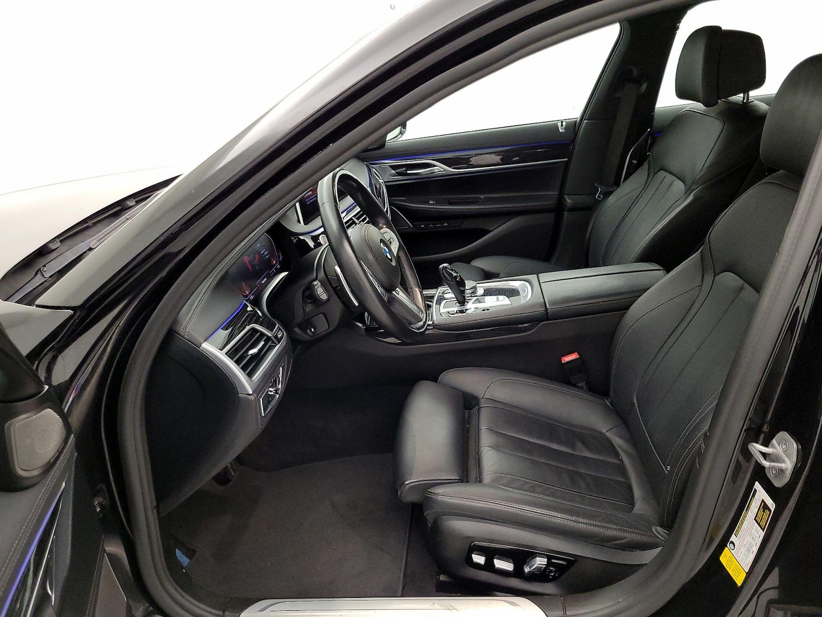 2022 BMW 7 Series 740i - Photo 12