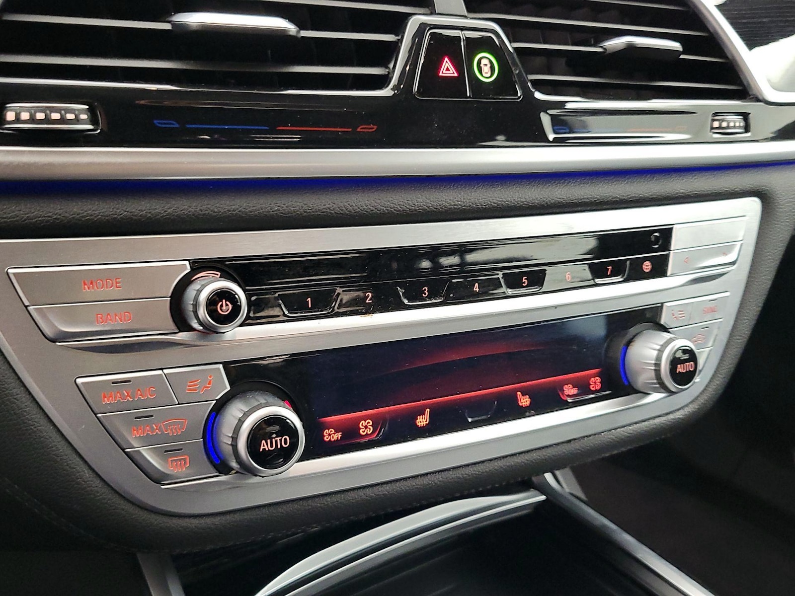 2022 BMW 7 Series 740i - Photo 18