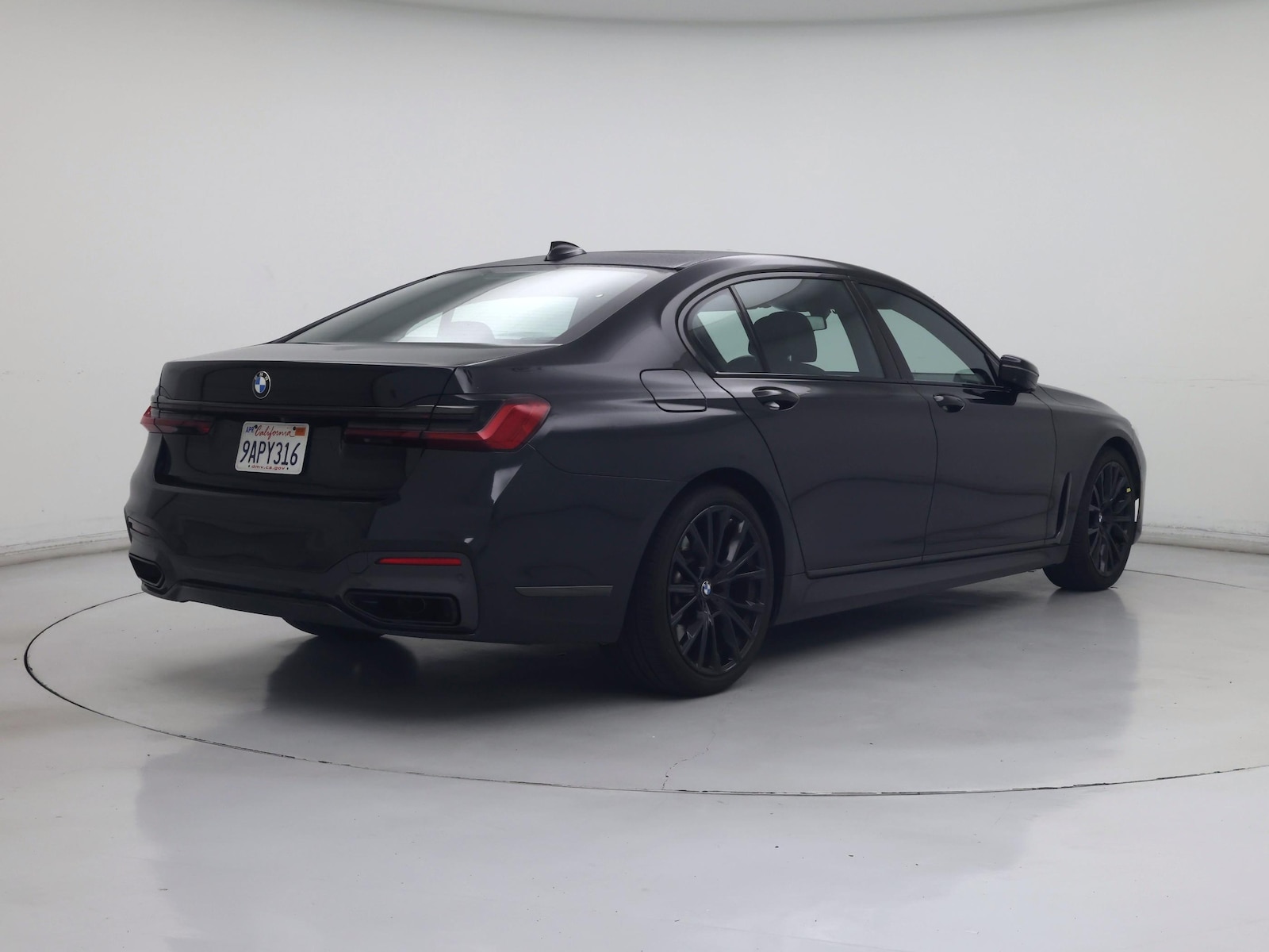 2022 BMW 7 Series 740i - Photo 9