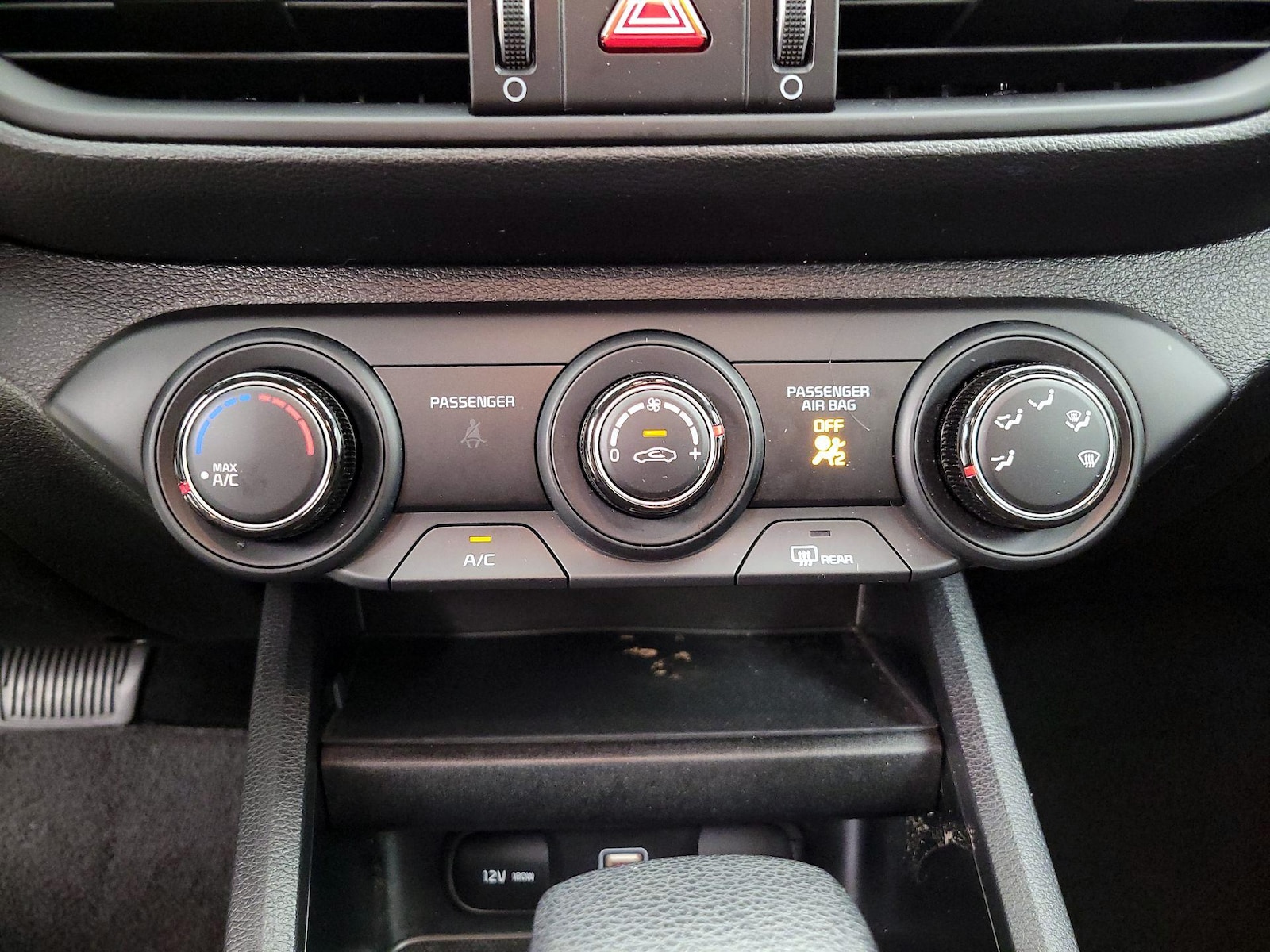 2024 Kia Forte LXS - Photo 15