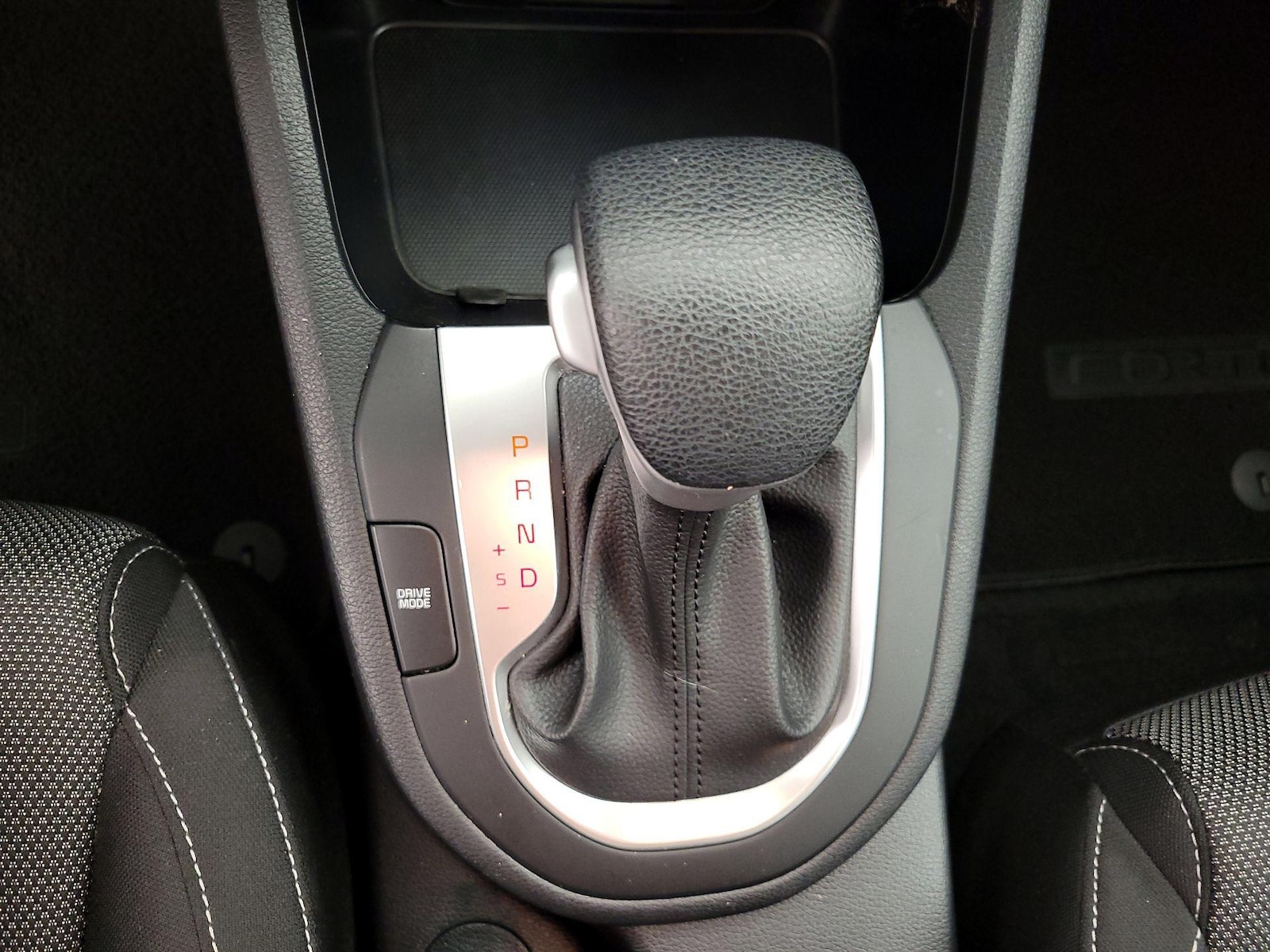 2024 Kia Forte LXS - Photo 16