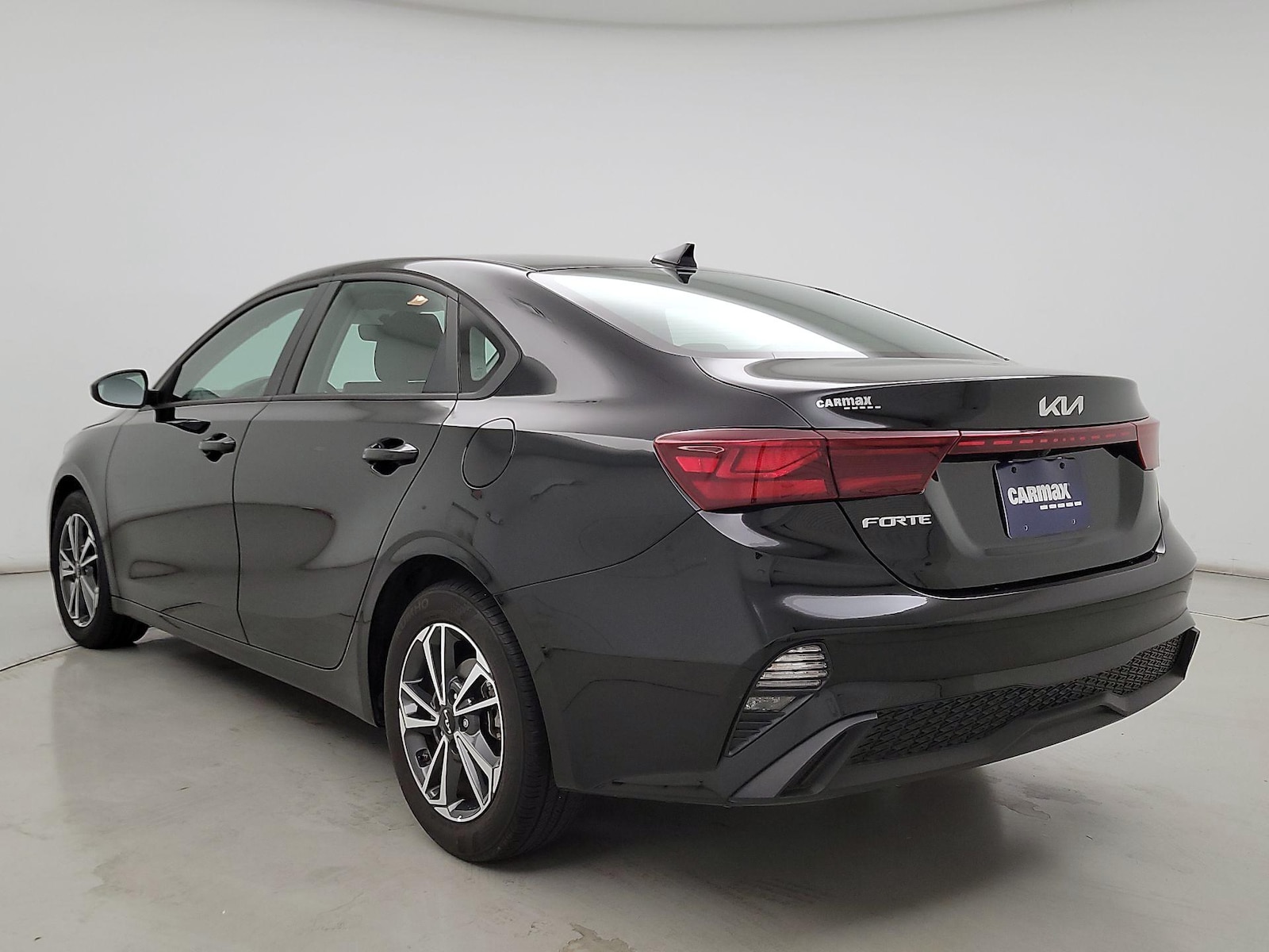 2024 Kia Forte LXS - Photo 7