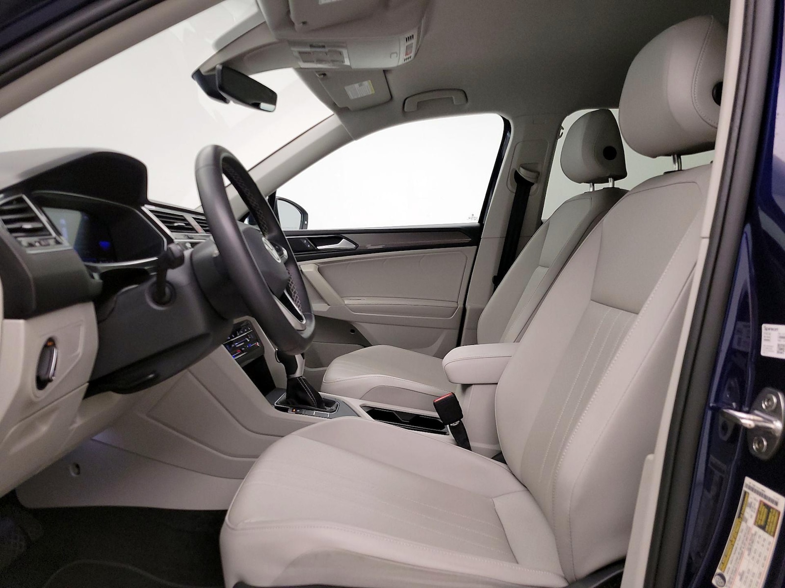 2023 Volkswagen Tiguan SE - Photo 10