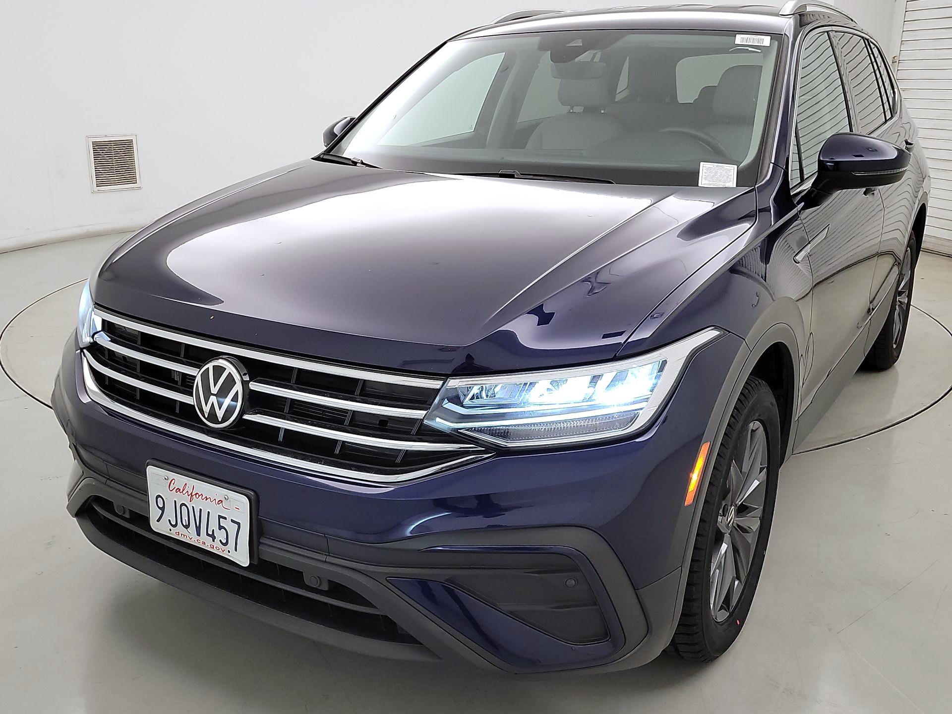Thumbnail: 2023 Volkswagen Tiguan - 3