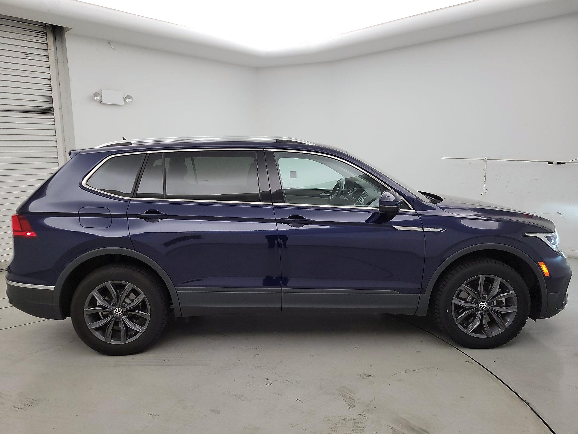 Thumbnail: 2023 Volkswagen Tiguan - 4