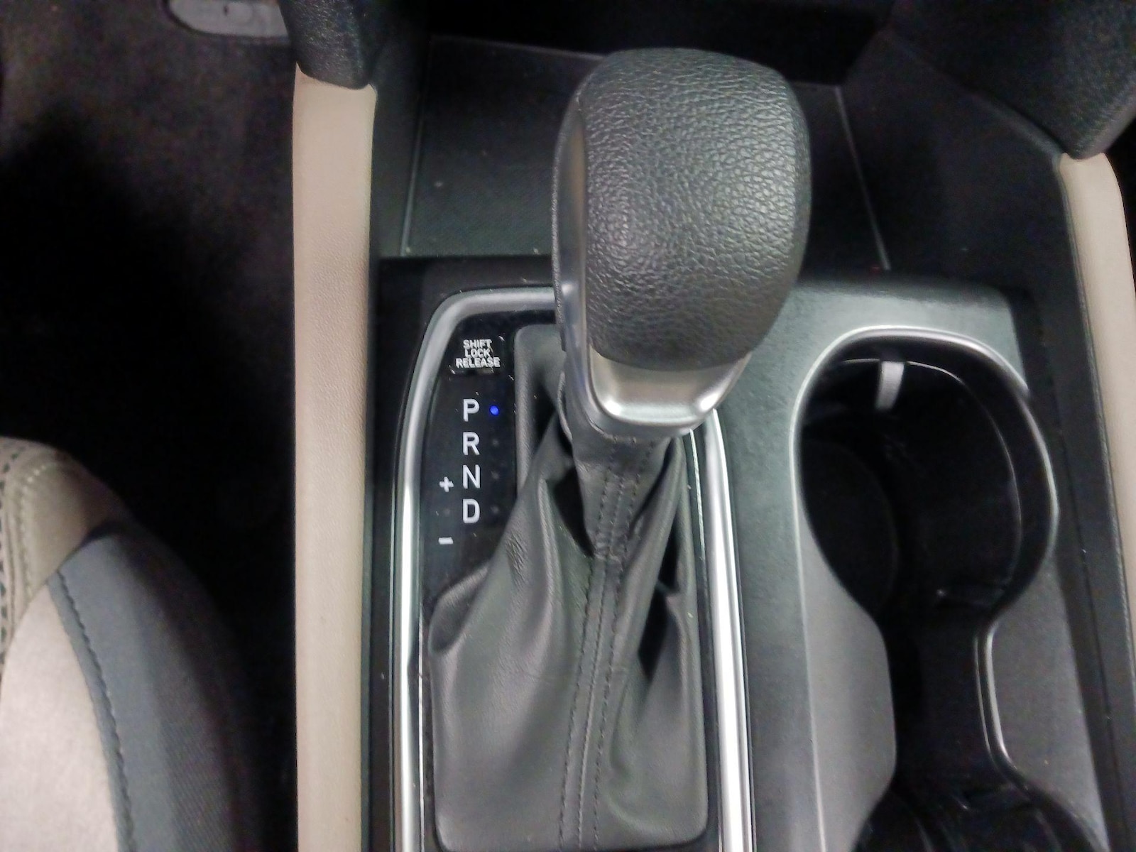 2019 Hyundai Santa Fe SEL - Photo 16