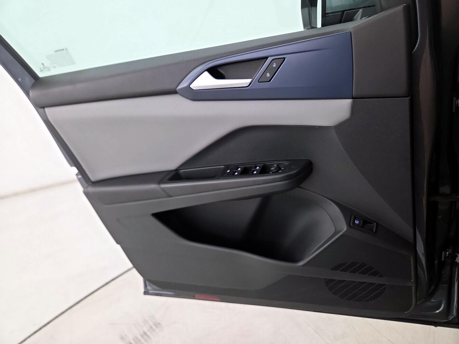 2023 Volkswagen Taos SE - Photo 13