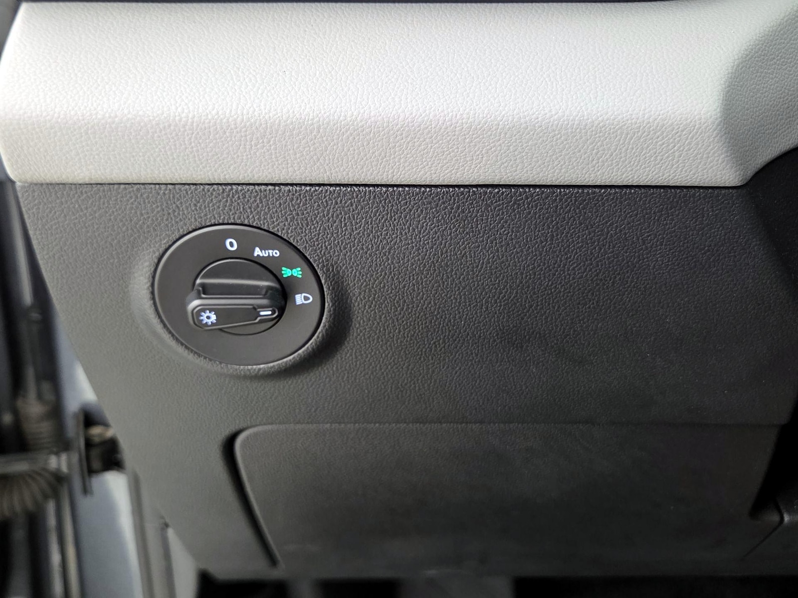 2023 Volkswagen Taos SE - Photo 14
