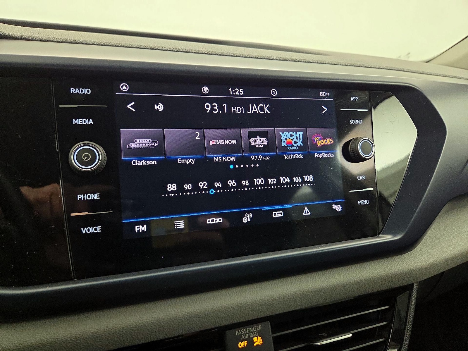 2023 Volkswagen Taos SE - Photo 16