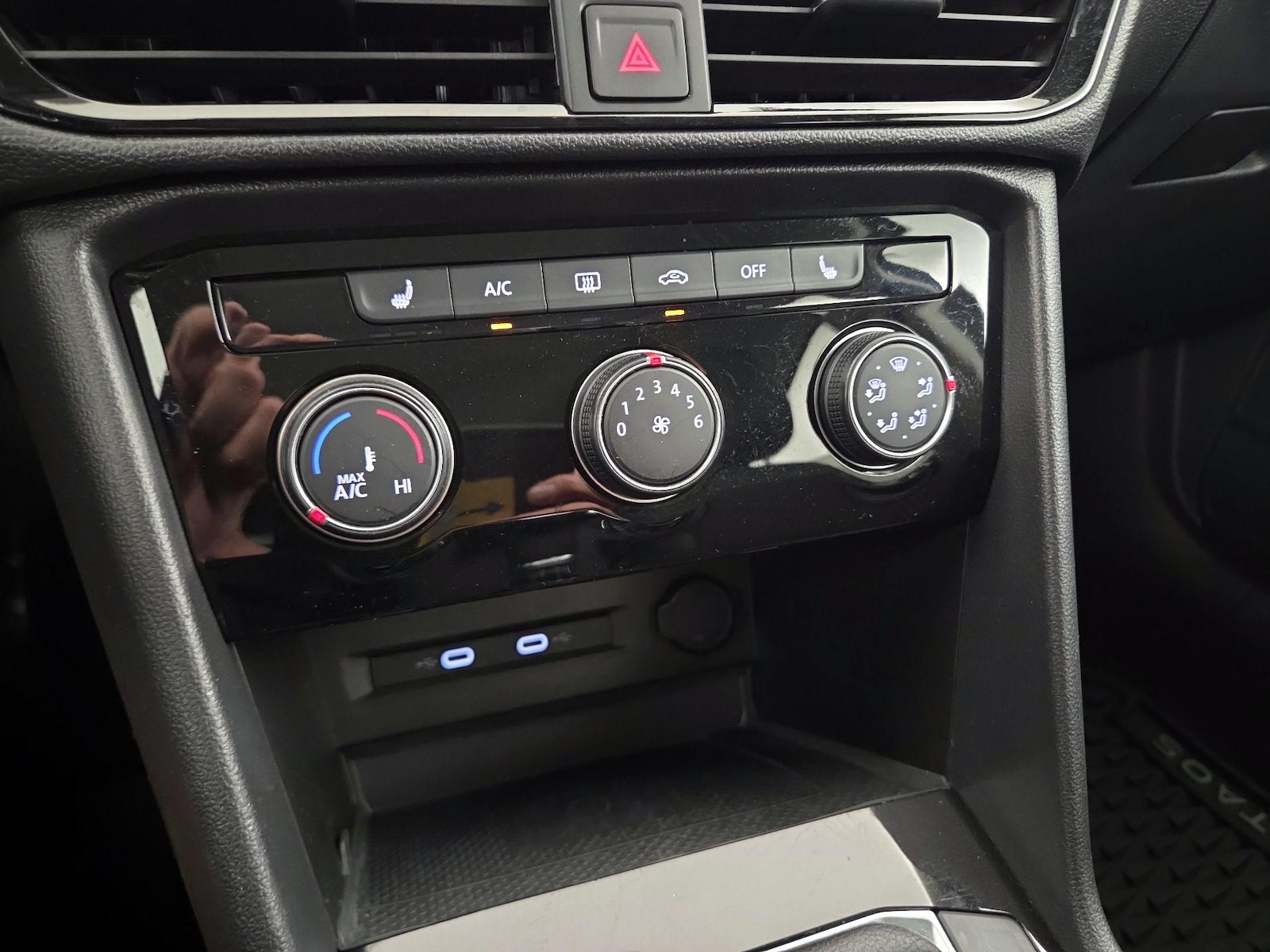 2023 Volkswagen Taos SE - Photo 17