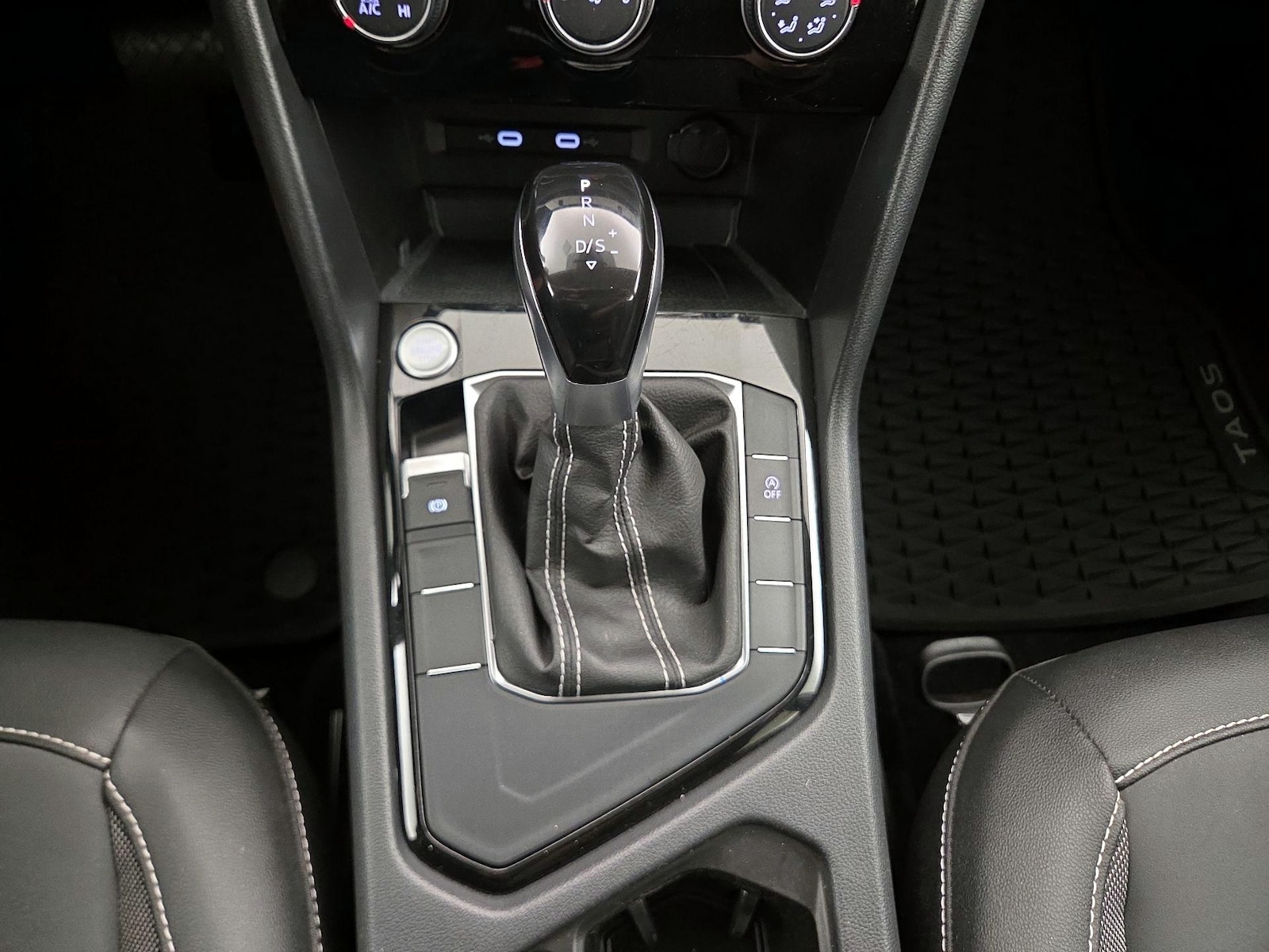 2023 Volkswagen Taos SE - Photo 18