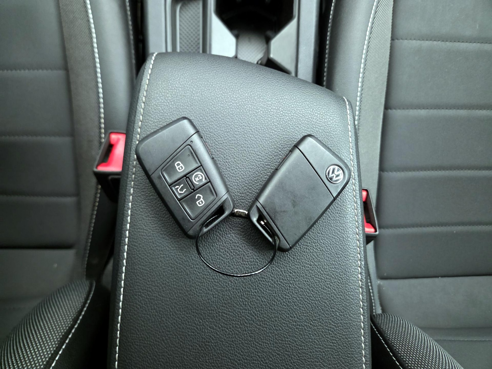 2023 Volkswagen Taos SE - Photo 25