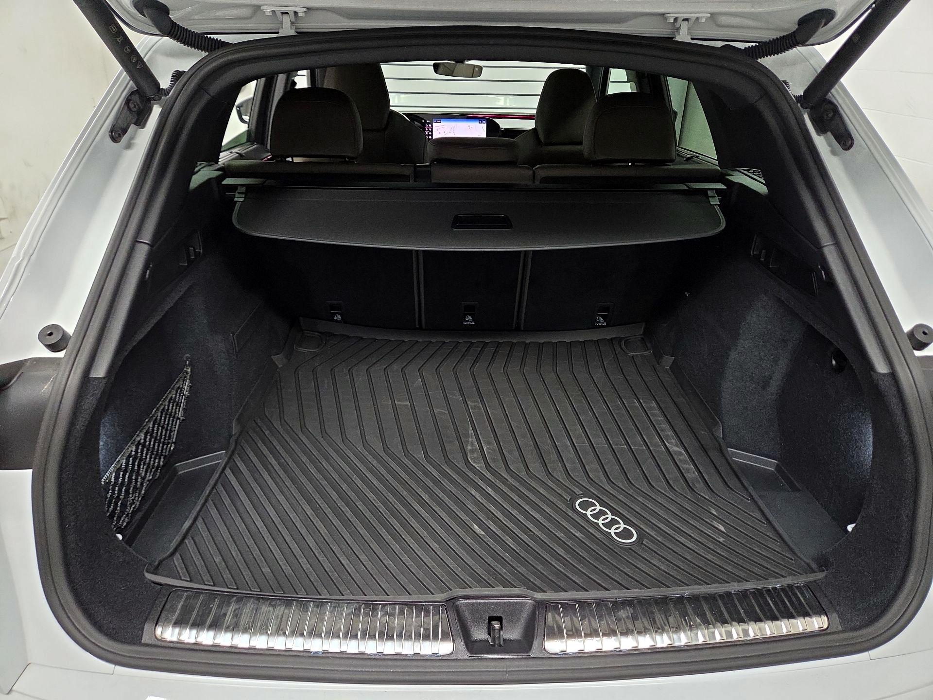 Thumbnail: 2025 Audi Q5 - 19