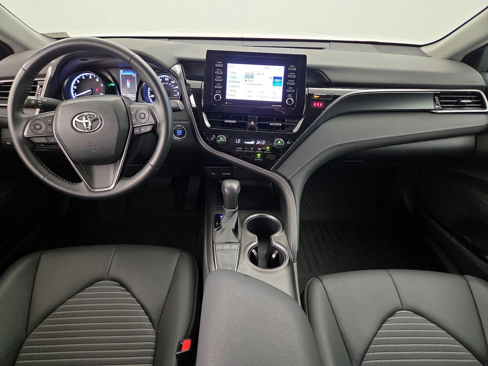 2023 Toyota Camry SE - Photo 10