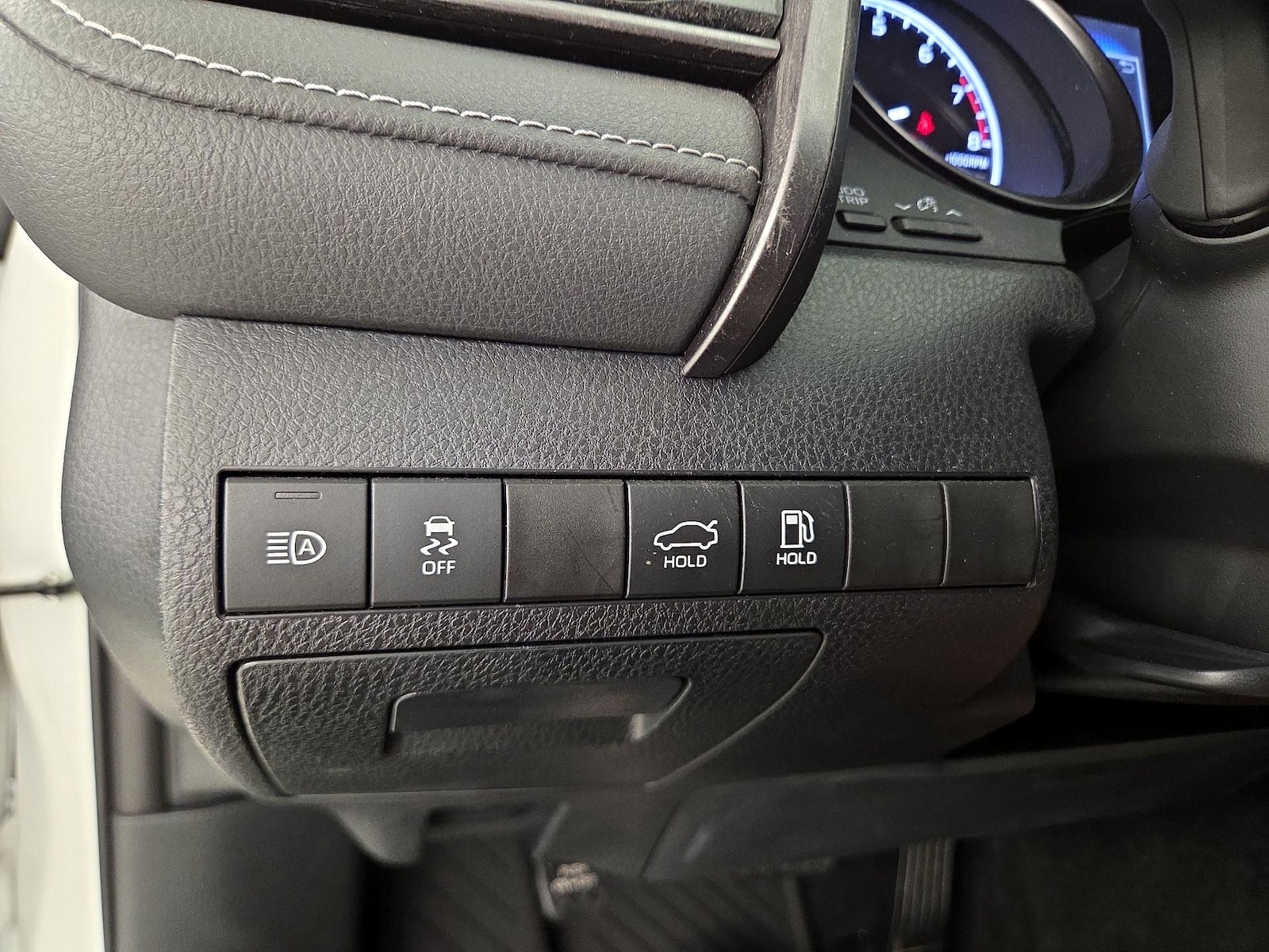 2023 Toyota Camry SE - Photo 14