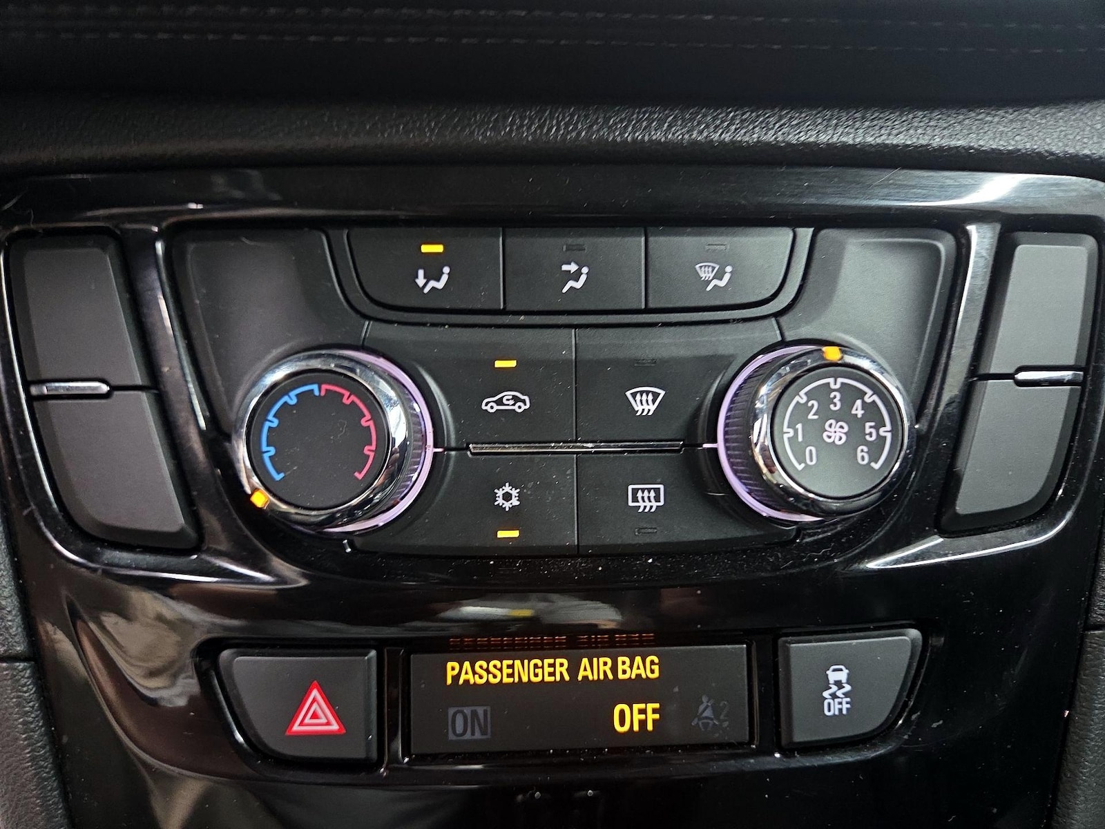 2019 Buick Encore Sport Touring - Photo 17