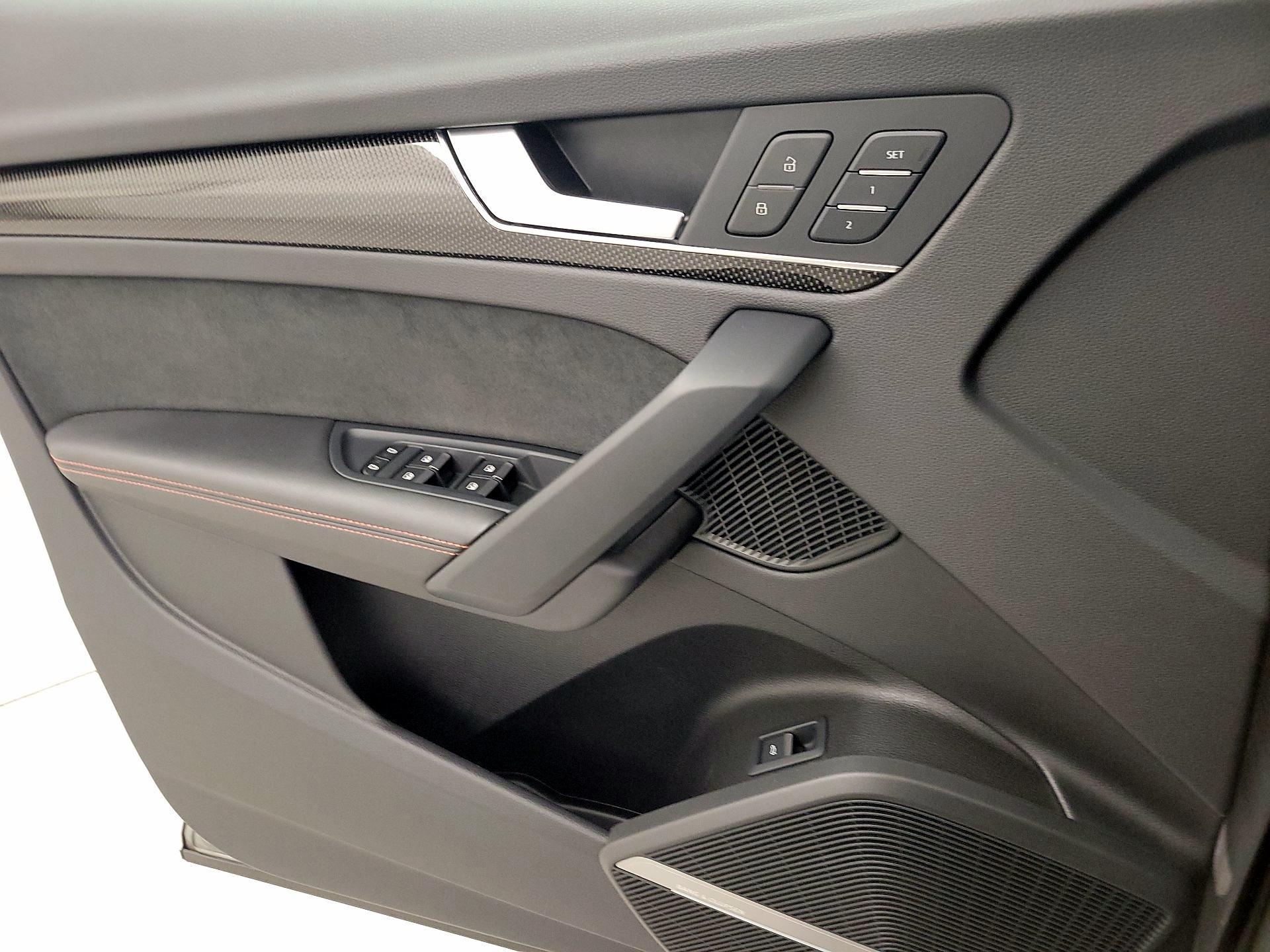 Thumbnail: 2022 Audi SQ5 - 12