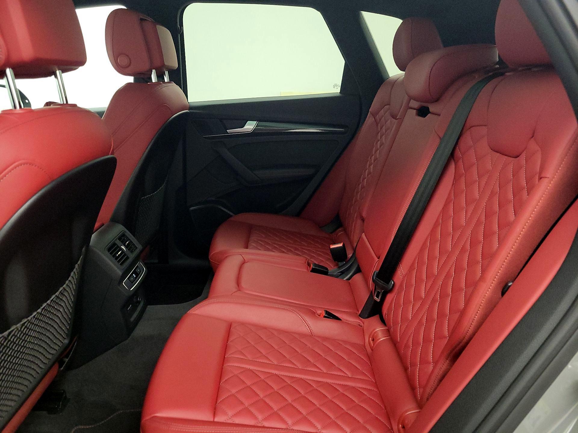 Thumbnail: 2022 Audi SQ5 - 20
