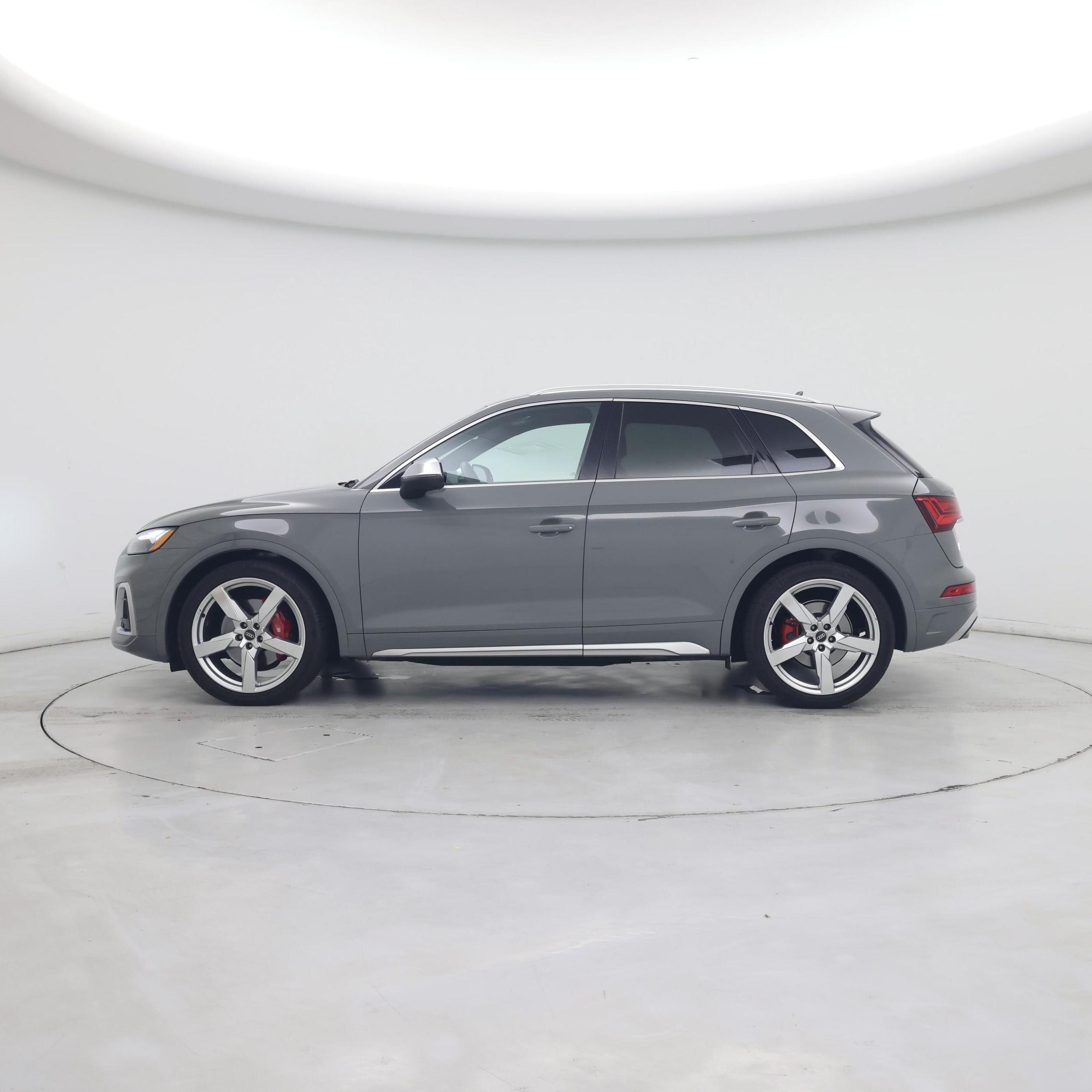 Thumbnail: 2022 Audi SQ5 - 3