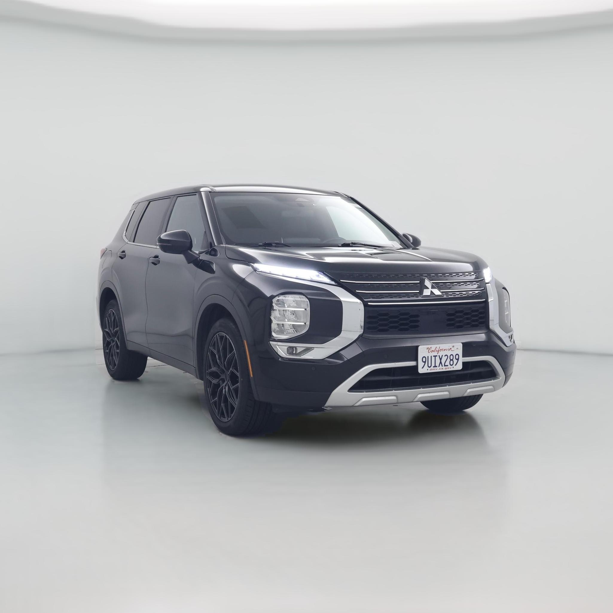 Thumbnail: 2023 Mitsubishi Outlander - 1