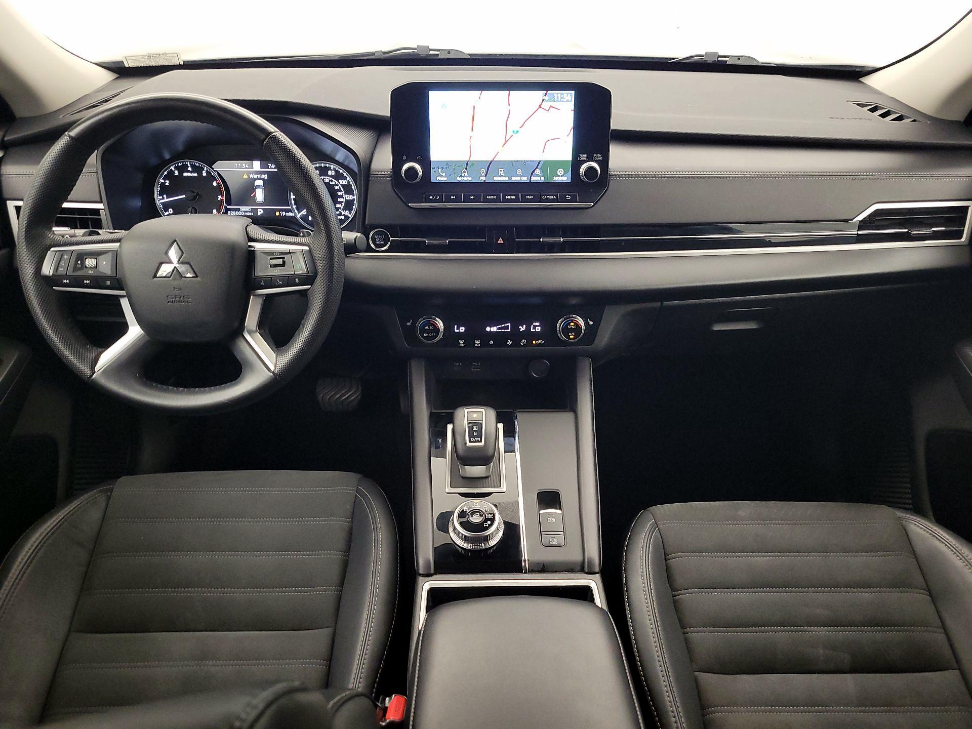 Thumbnail: 2023 Mitsubishi Outlander - 9